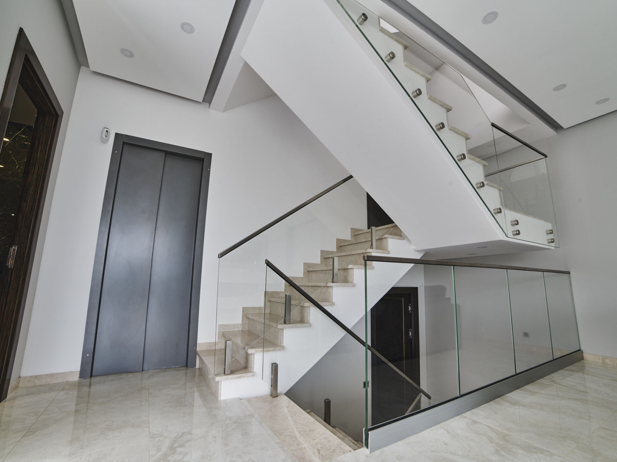 Photo of WELCS VILLA MODERNA 097 EMP con piscina