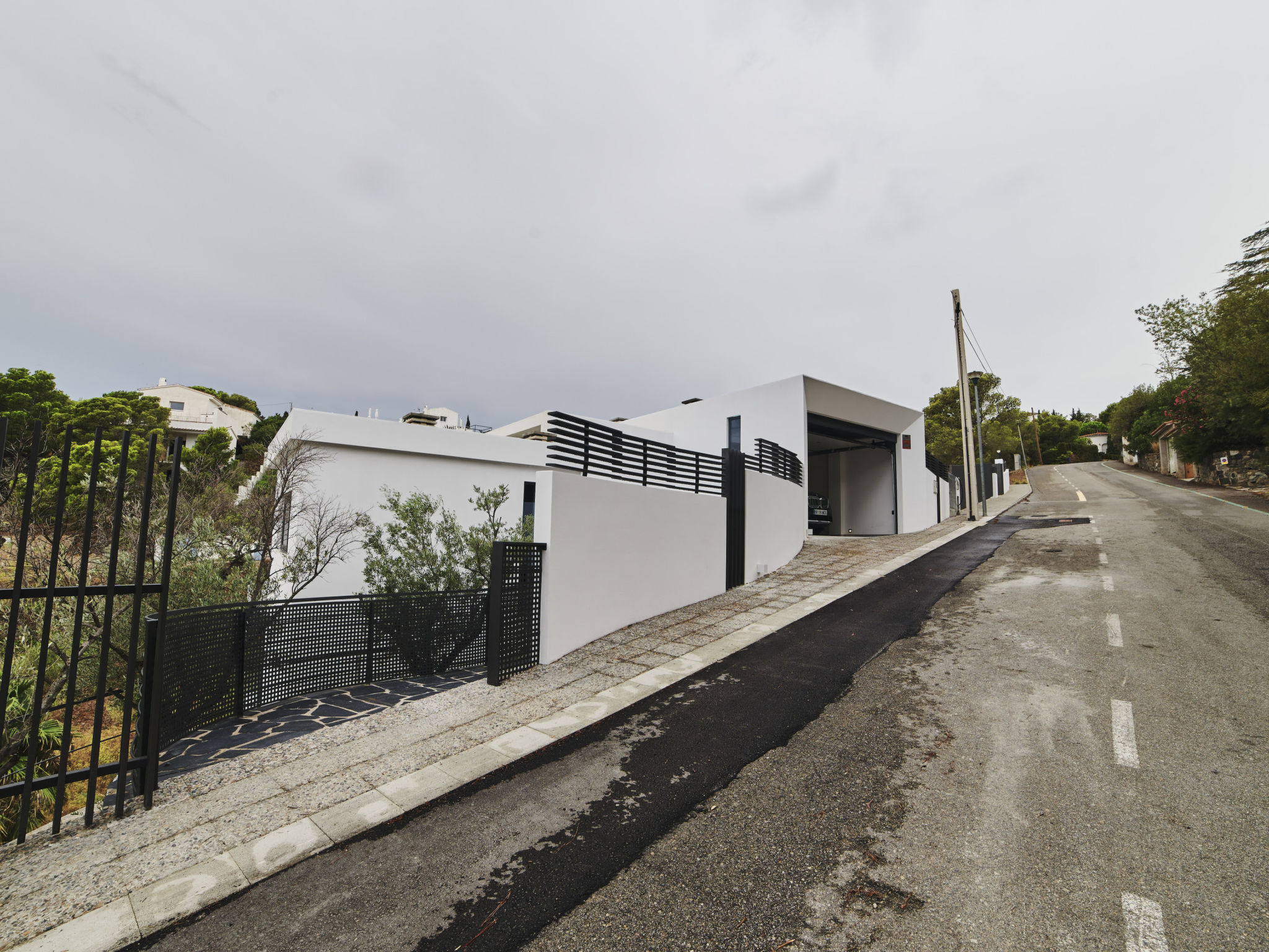 Photo of WELCS VILLA MODERNA 097 EMP con piscina