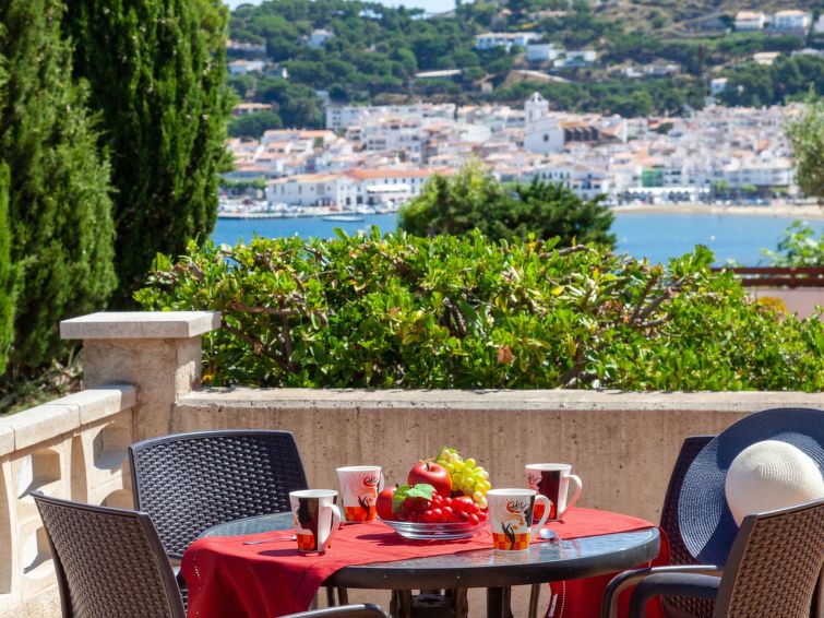 Op 300 m van zee: Ruim appartement in El Port de la Selva in El Port de la Selva