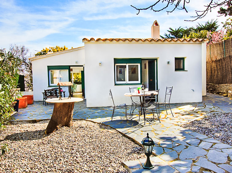 Search and Stay Destinations. Holidays Rentals in Cadaqués, Girona - Catalonia - Spain
