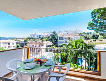 Zonnig appartement Els Jardins III in Roses - thumbnail 1