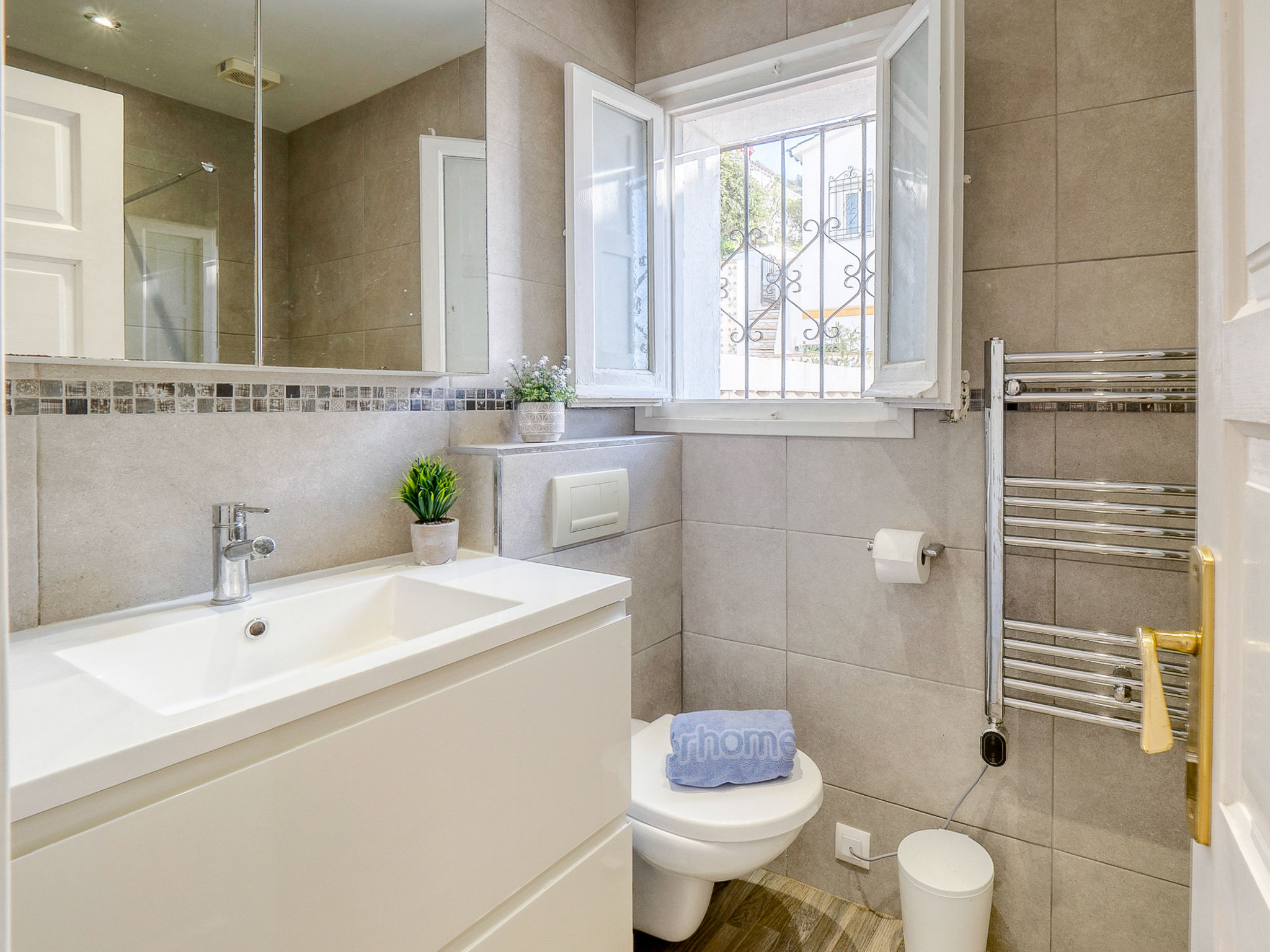 Photo of Los Geranios