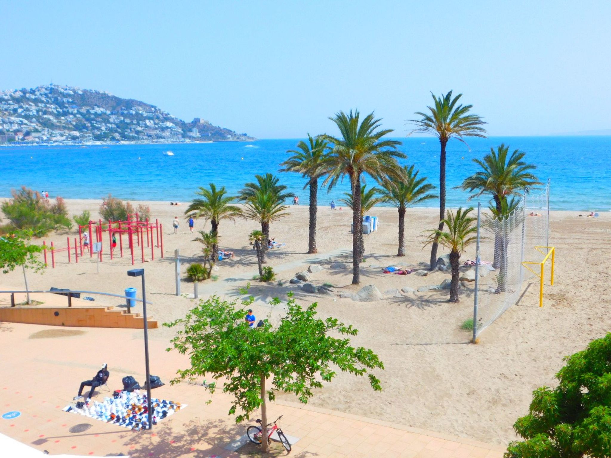Appartement in Roses mit Großer Terrasse und Meerblick