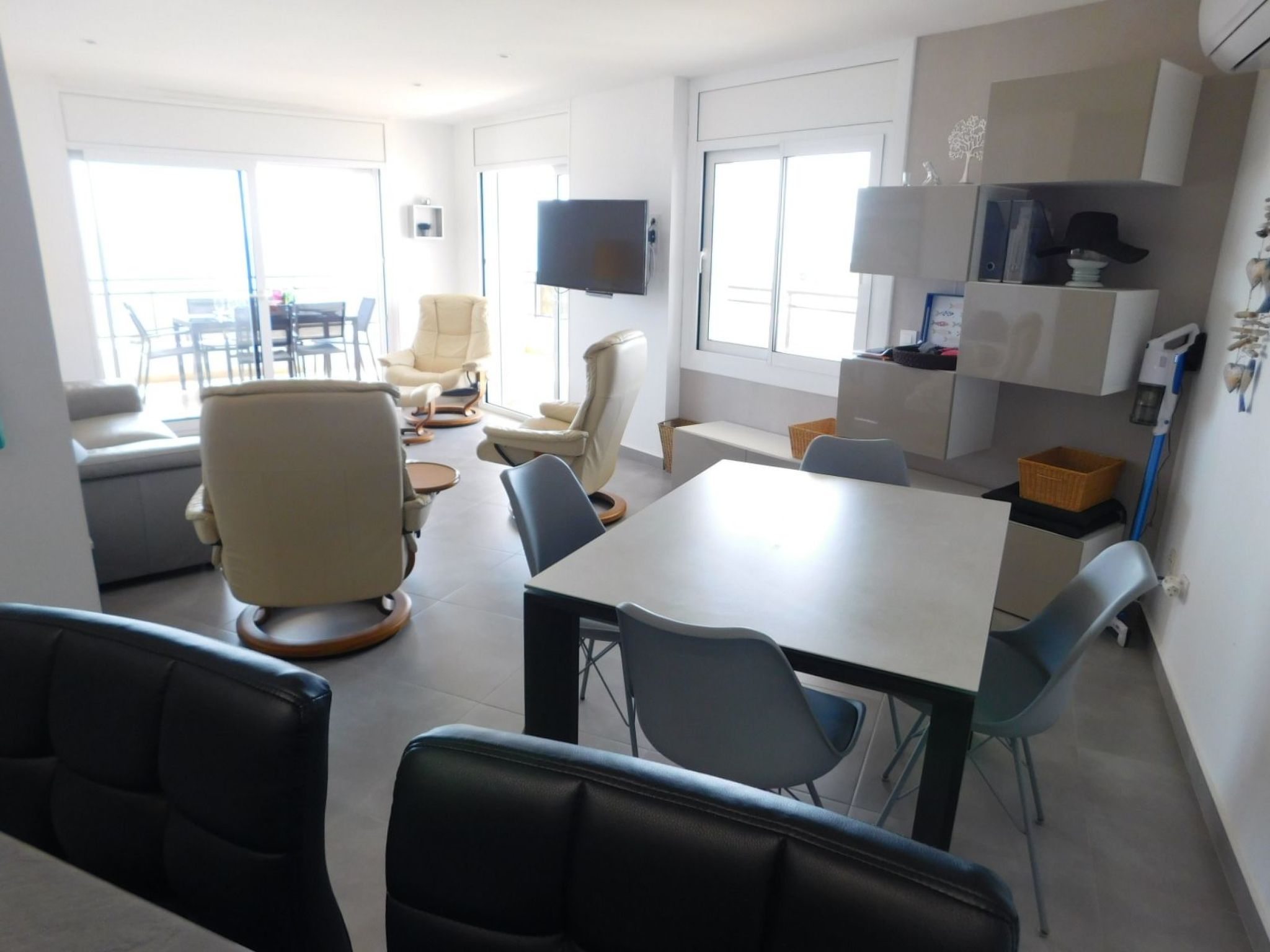 Appartement in Roses mit Großer Terrasse und Meerblick-Image-tags.info