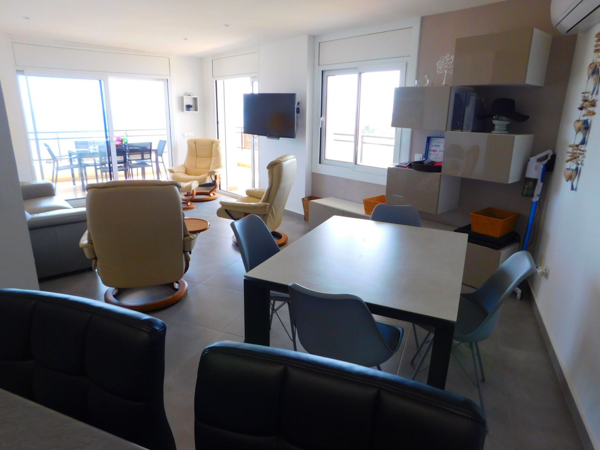 Appartement in Roses mit Großer Terrasse und Meerblick-Image-tags.info