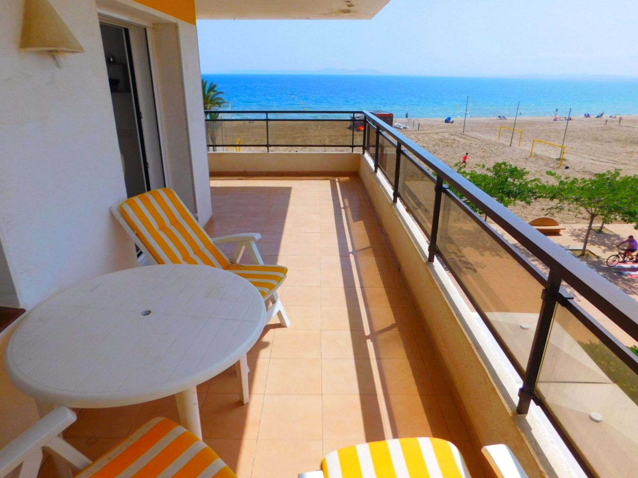 Photo of Appartement in Roses mit Großer Terrasse und Meerblick