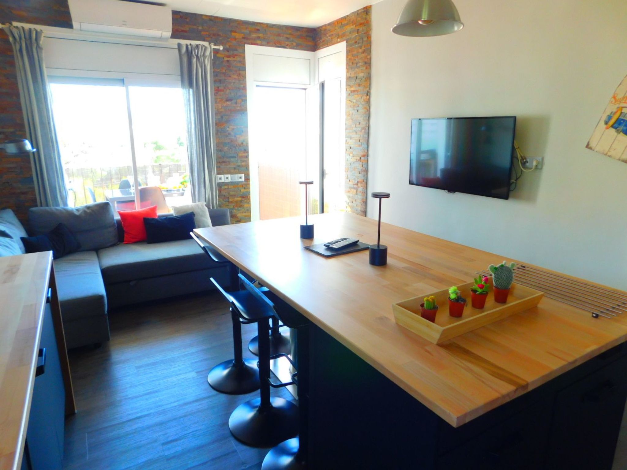 Wohnung mit 2 Schlafzimmern, Schwimmbad und Parkplatz in Mas Oliva, Roses-Image-tags.info