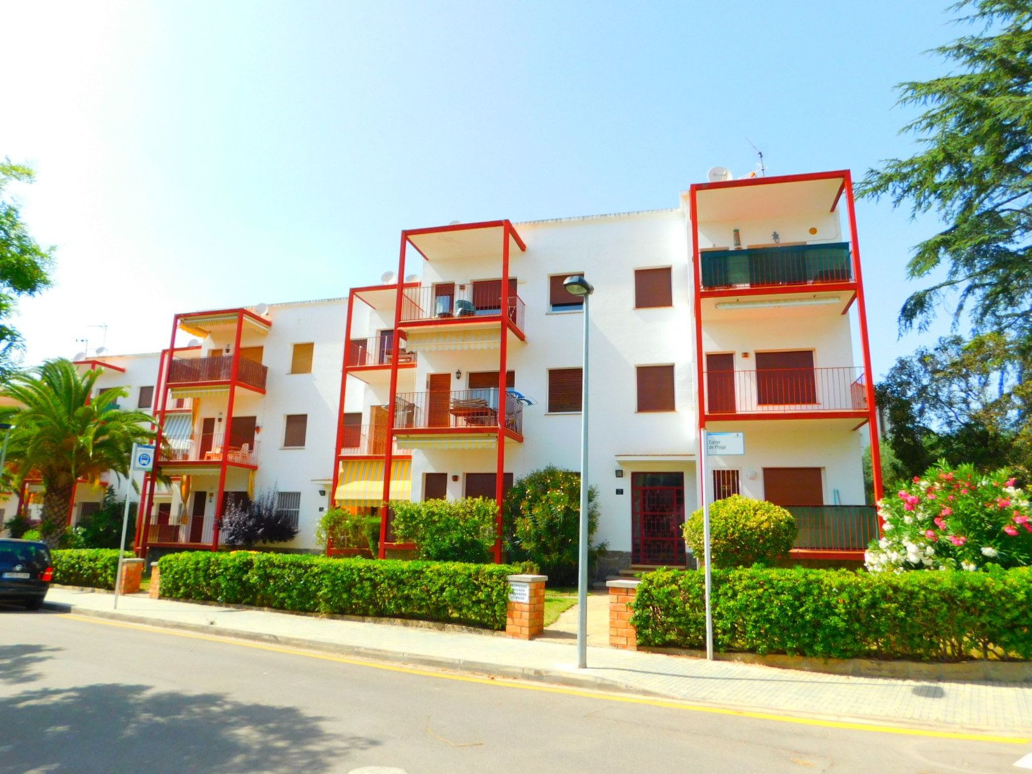 Photo of Wohnung mit 2 Schlafzimmern, Schwimmbad und Parkplatz in Mas Oliva, Roses