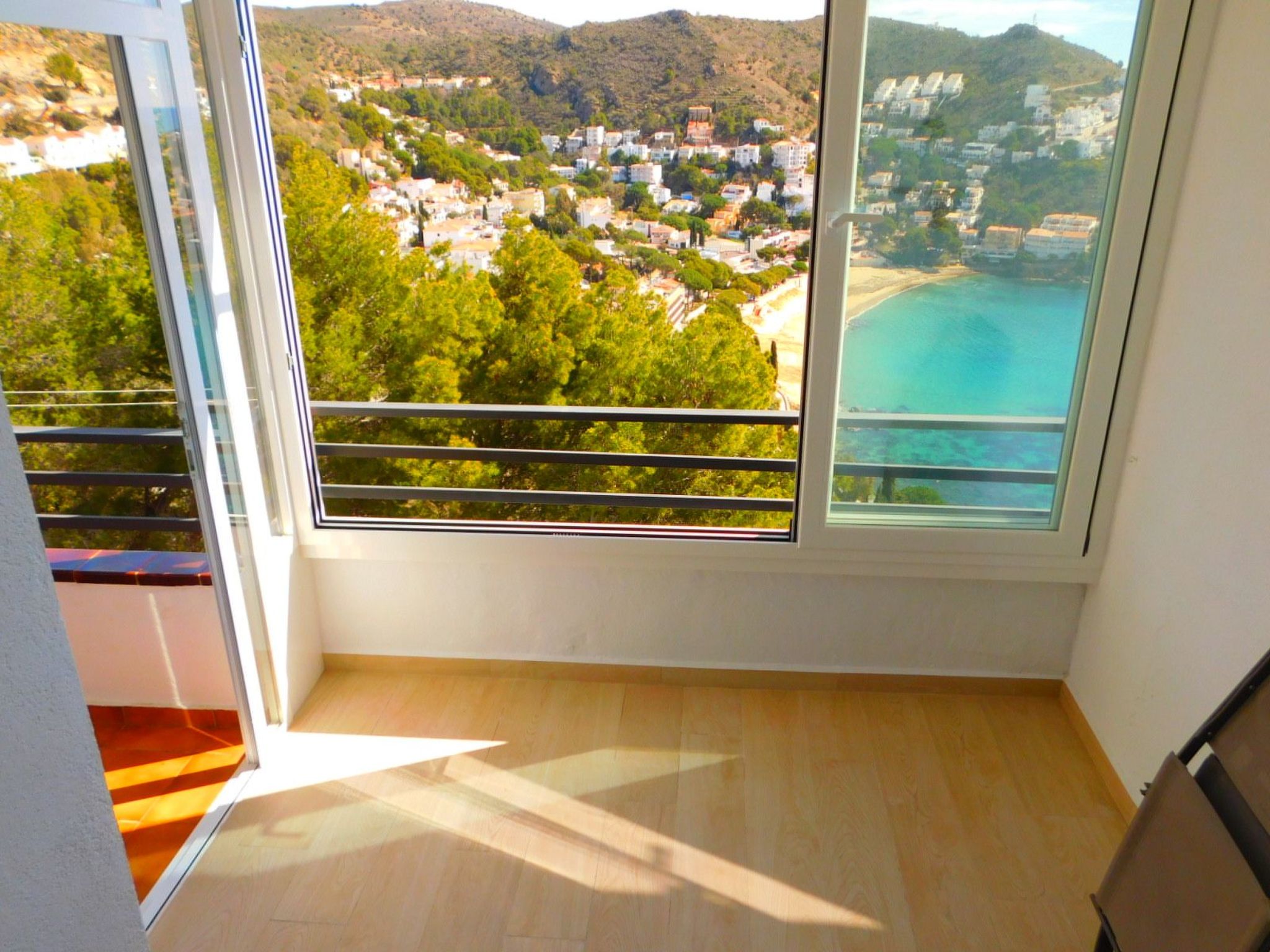 Photo of A-239 Ferienwohnung, Meerblick, Roses