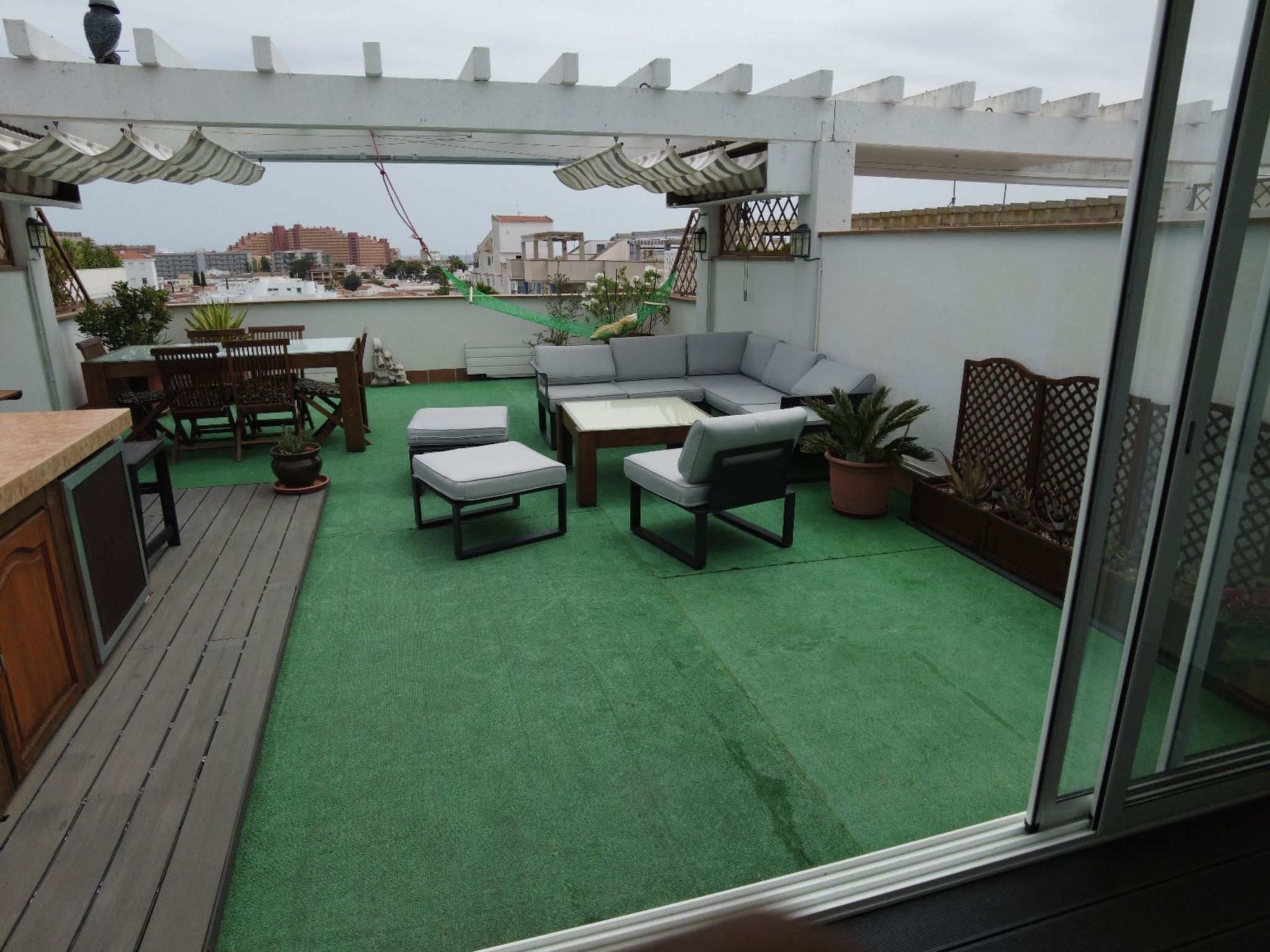 Photo of Appartement in Roses mit Grill, gemeinschaftlichem Pool und Terrasse