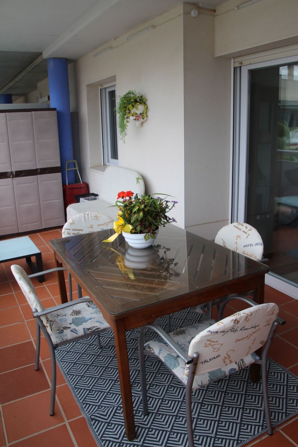 Photo of Appartement in Roses mit Grill, gemeinschaftlichem Pool und Terrasse
