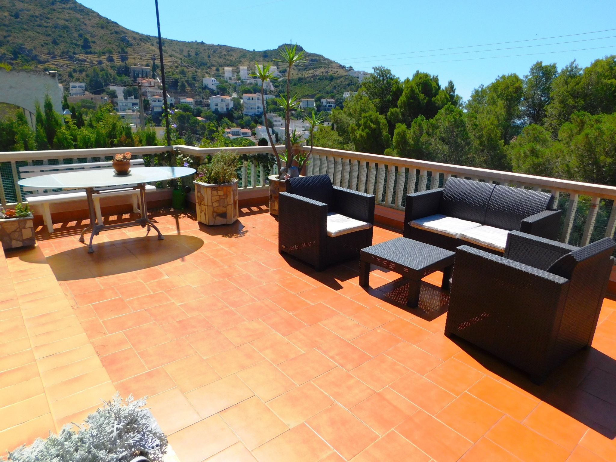Photo of Wunderschönes Ferienhaus in Roses mit Großer Terrasse