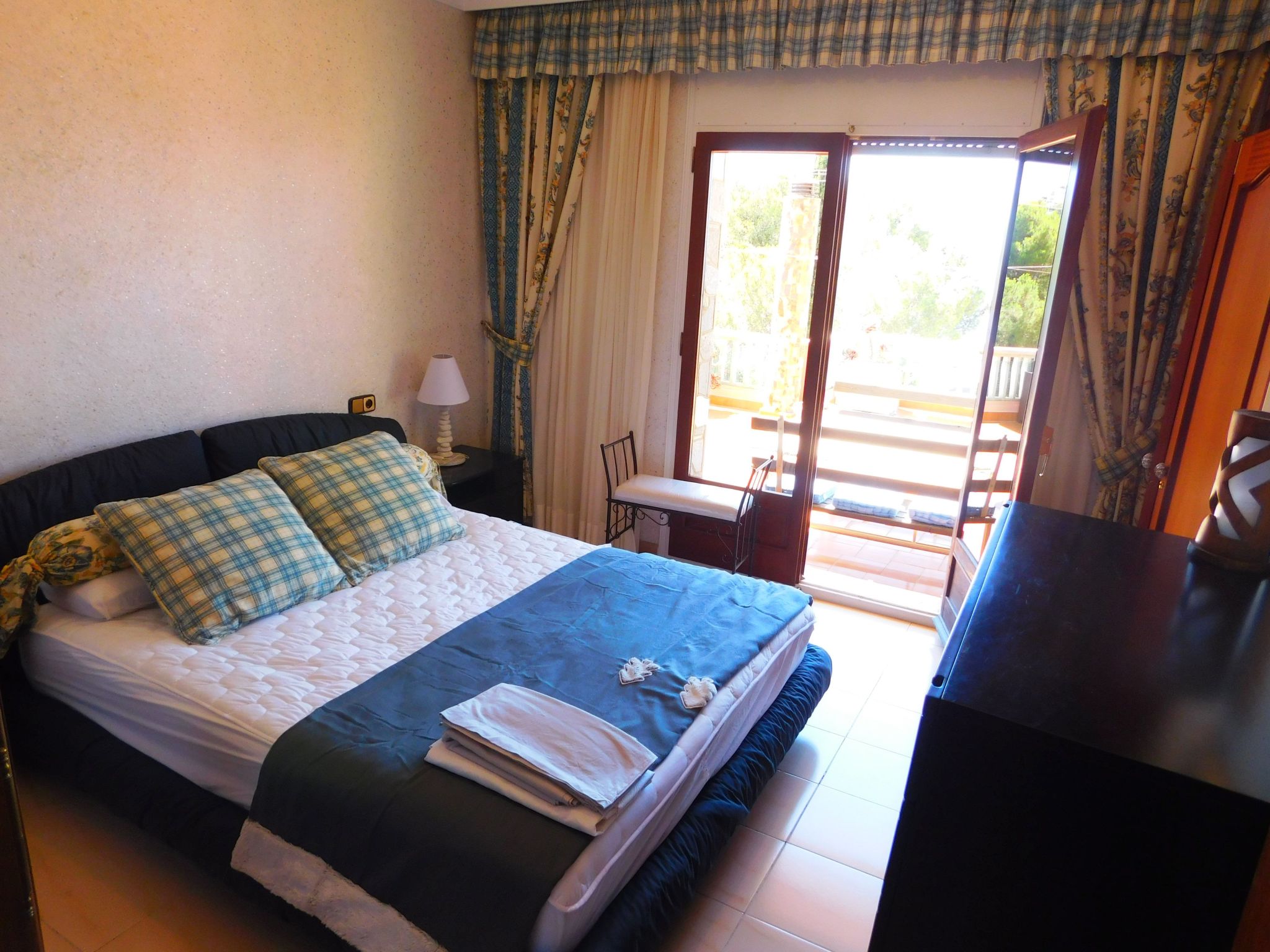 Wunderschönes Ferienhaus in Roses mit Großer Terrasse-Dedans