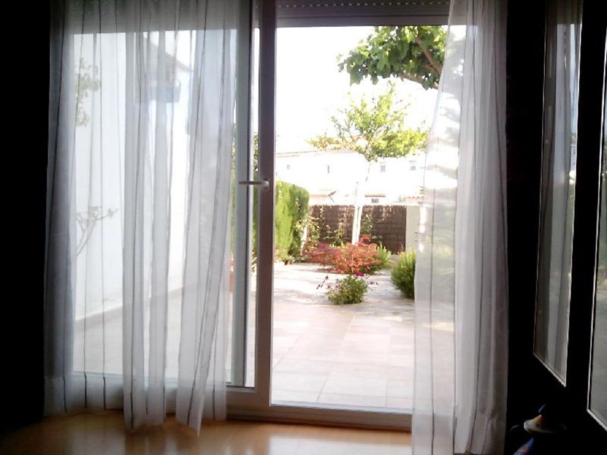 Wohnung mit privatem Garten am Strand-Image-tags.info