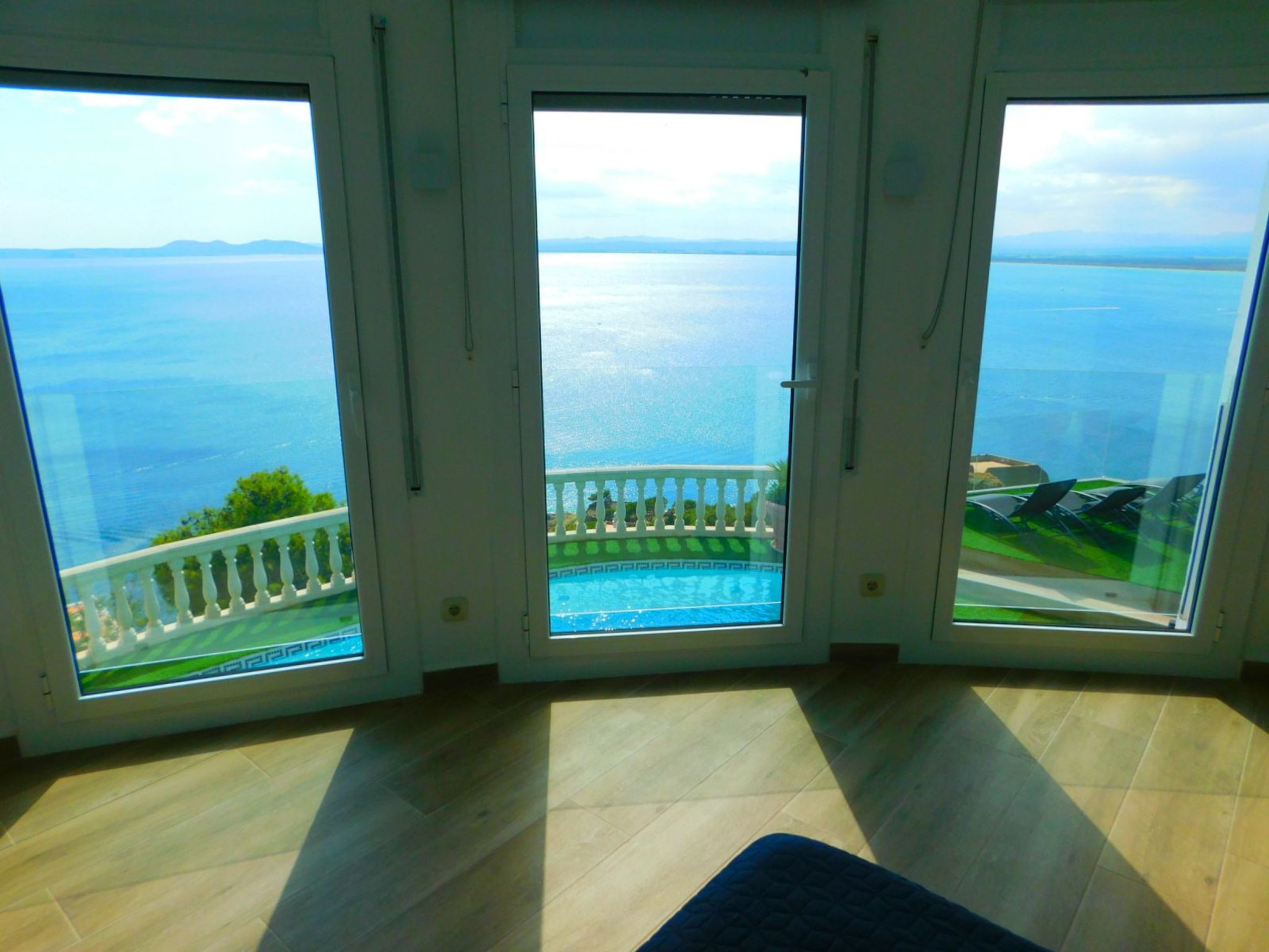 Photo of mit einzigartigem Meerblick