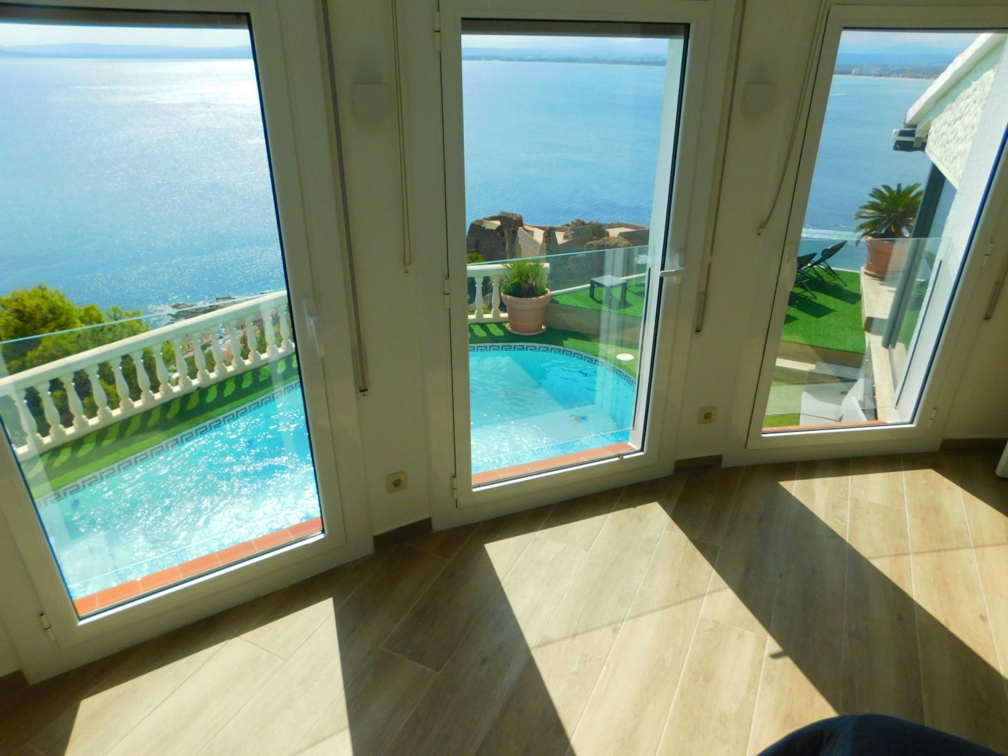 Photo of mit einzigartigem Meerblick