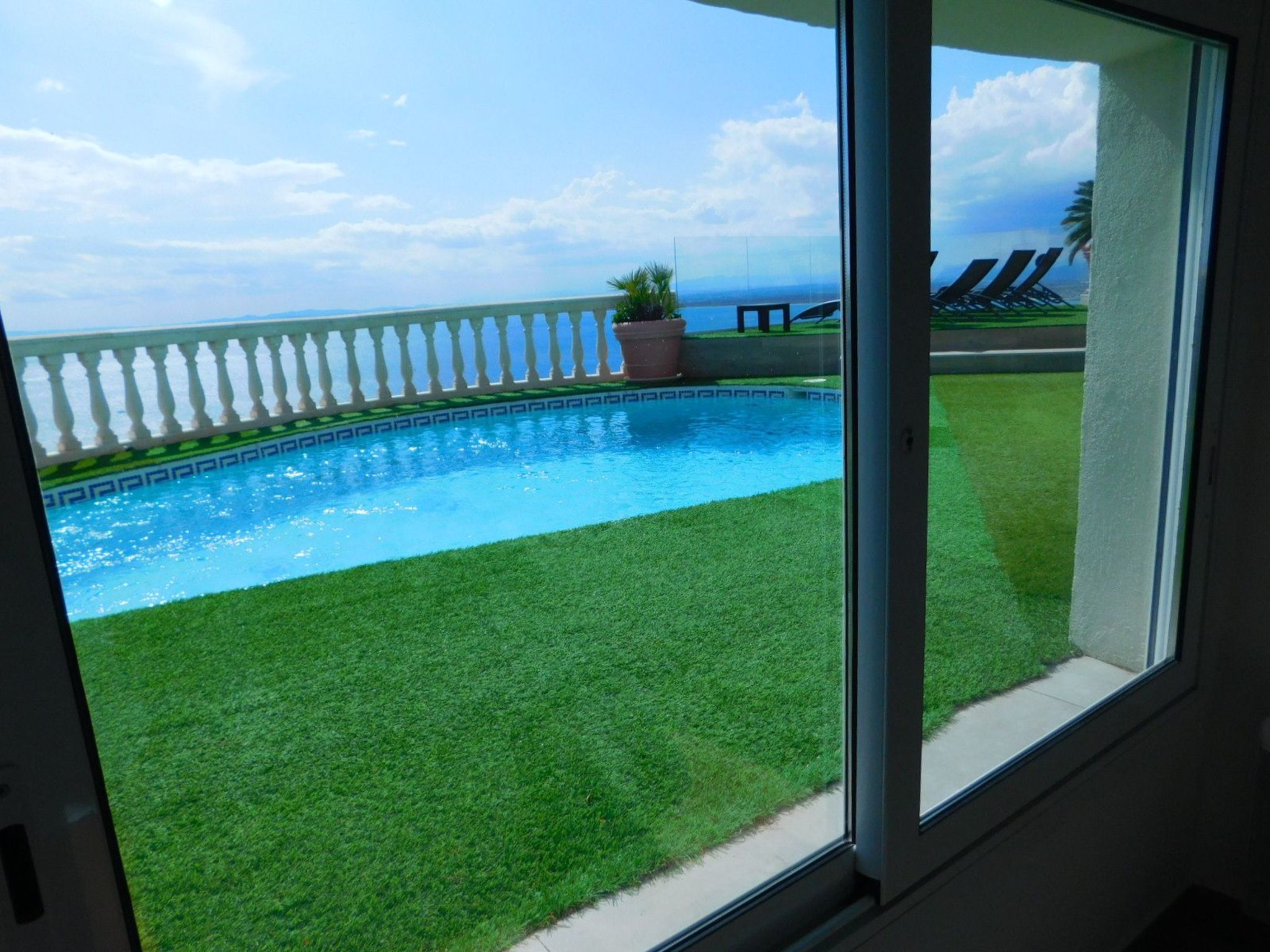 Photo of mit einzigartigem Meerblick