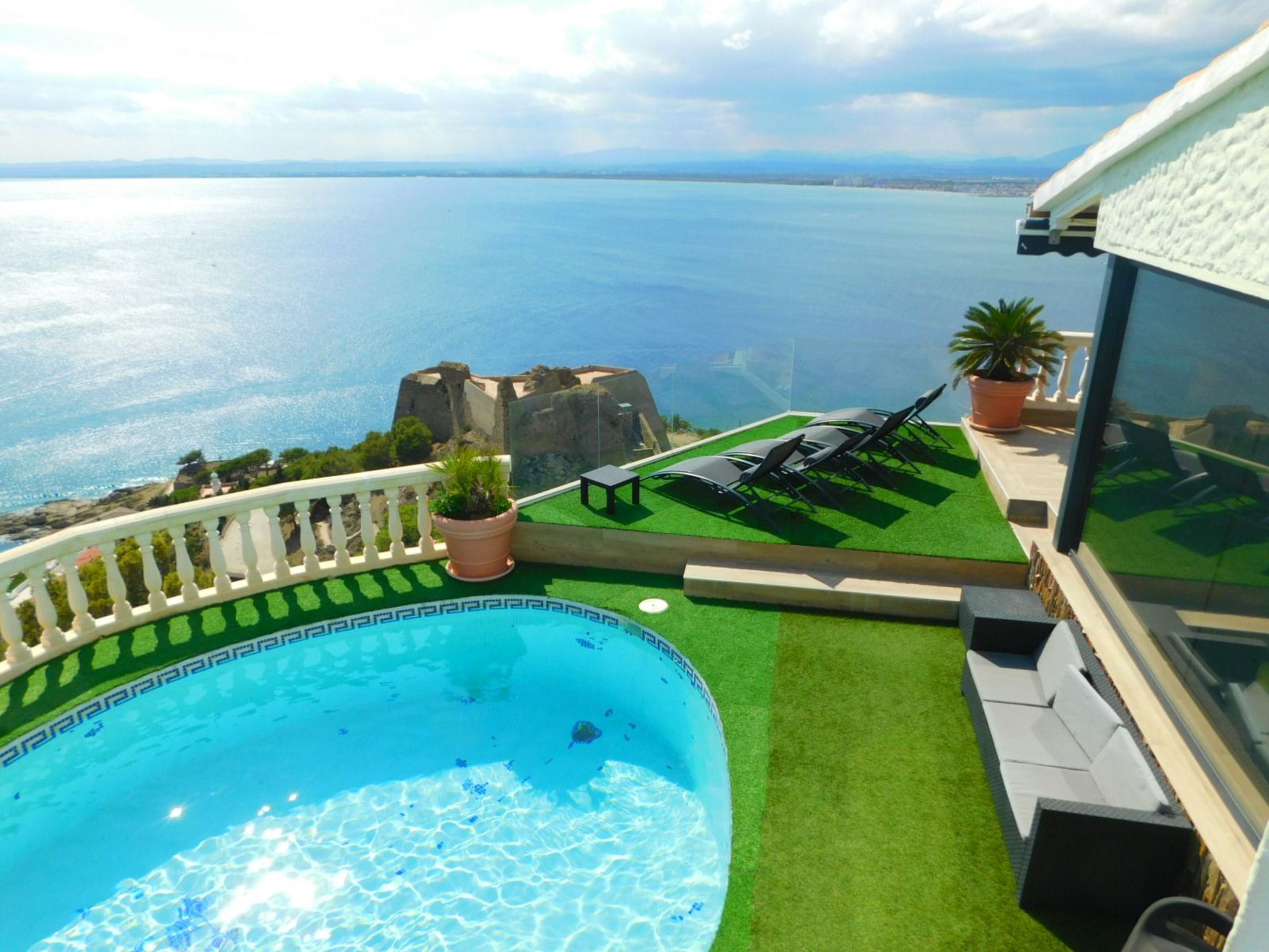 Photo of mit einzigartigem Meerblick