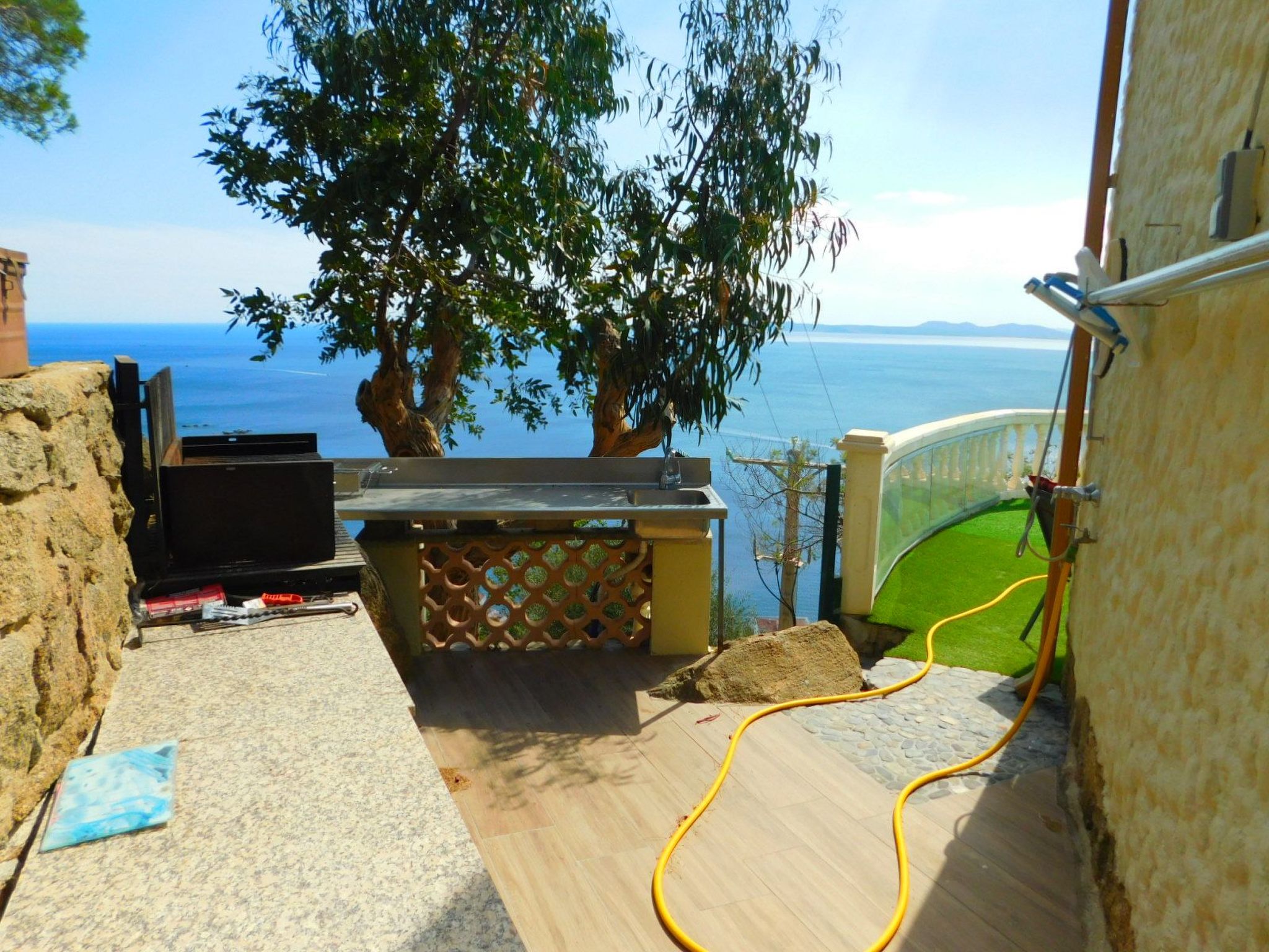 Photo of mit einzigartigem Meerblick