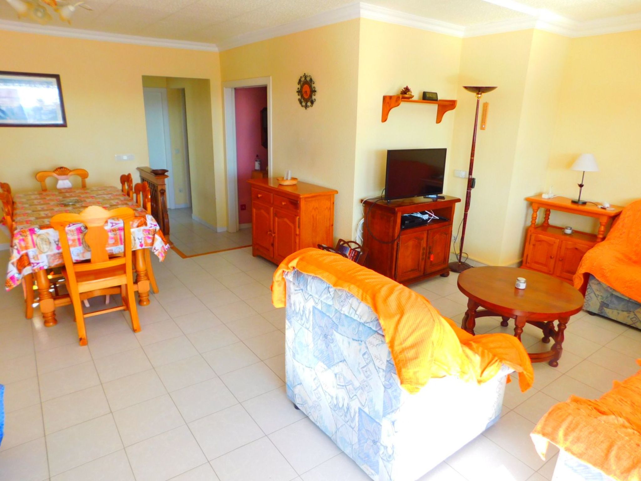 Photo of Ferienvermietung Penthouse mit schöner Terrasse 200m vom Strand Salatar, Roses