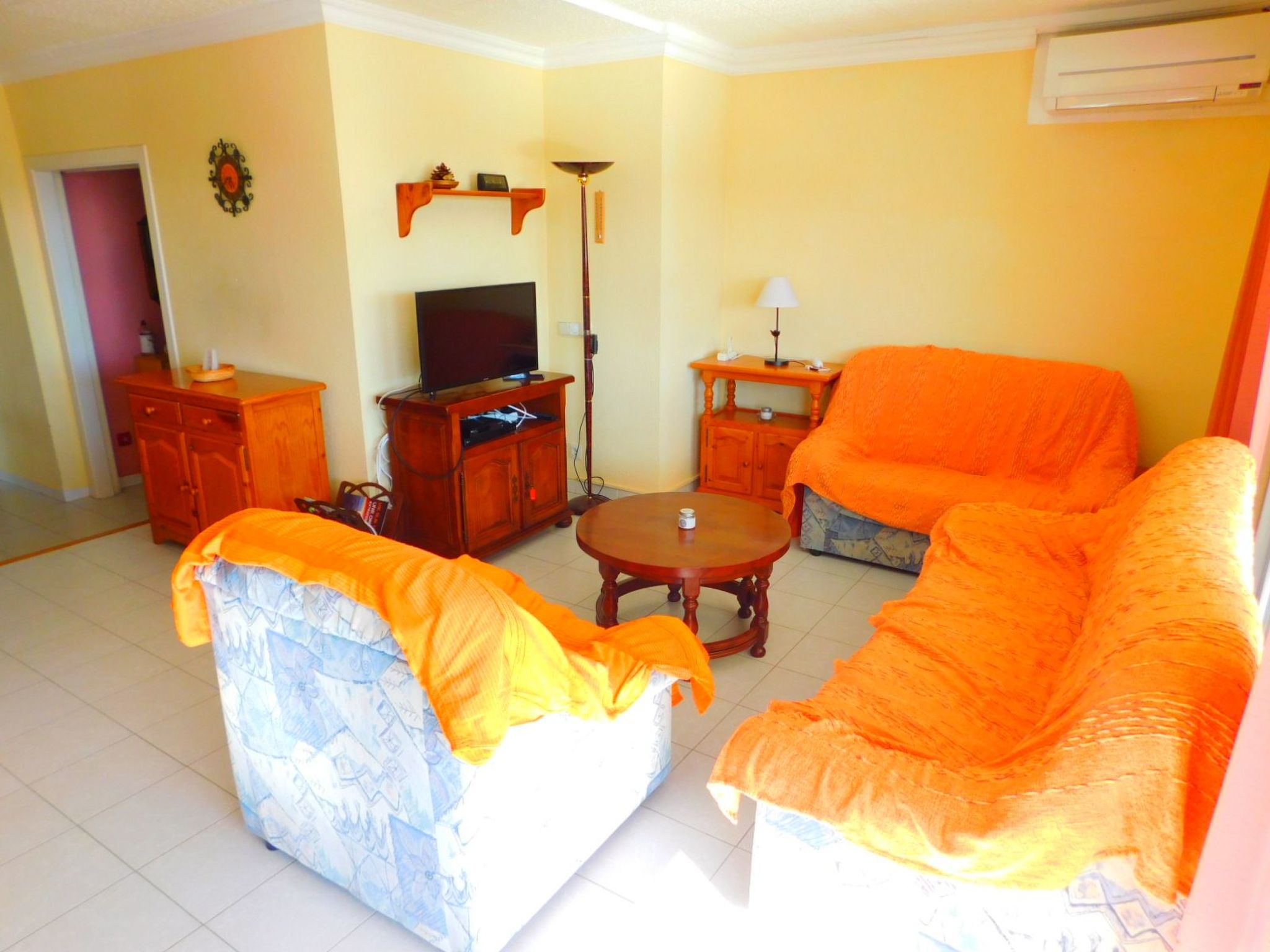 Photo of Ferienvermietung Penthouse mit schöner Terrasse 200m vom Strand Salatar, Roses