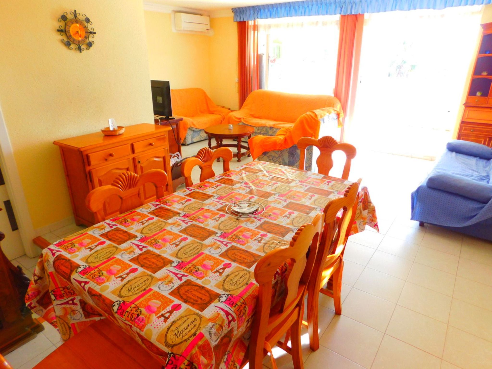 Photo of Ferienvermietung Penthouse mit schöner Terrasse 200m vom Strand Salatar, Roses