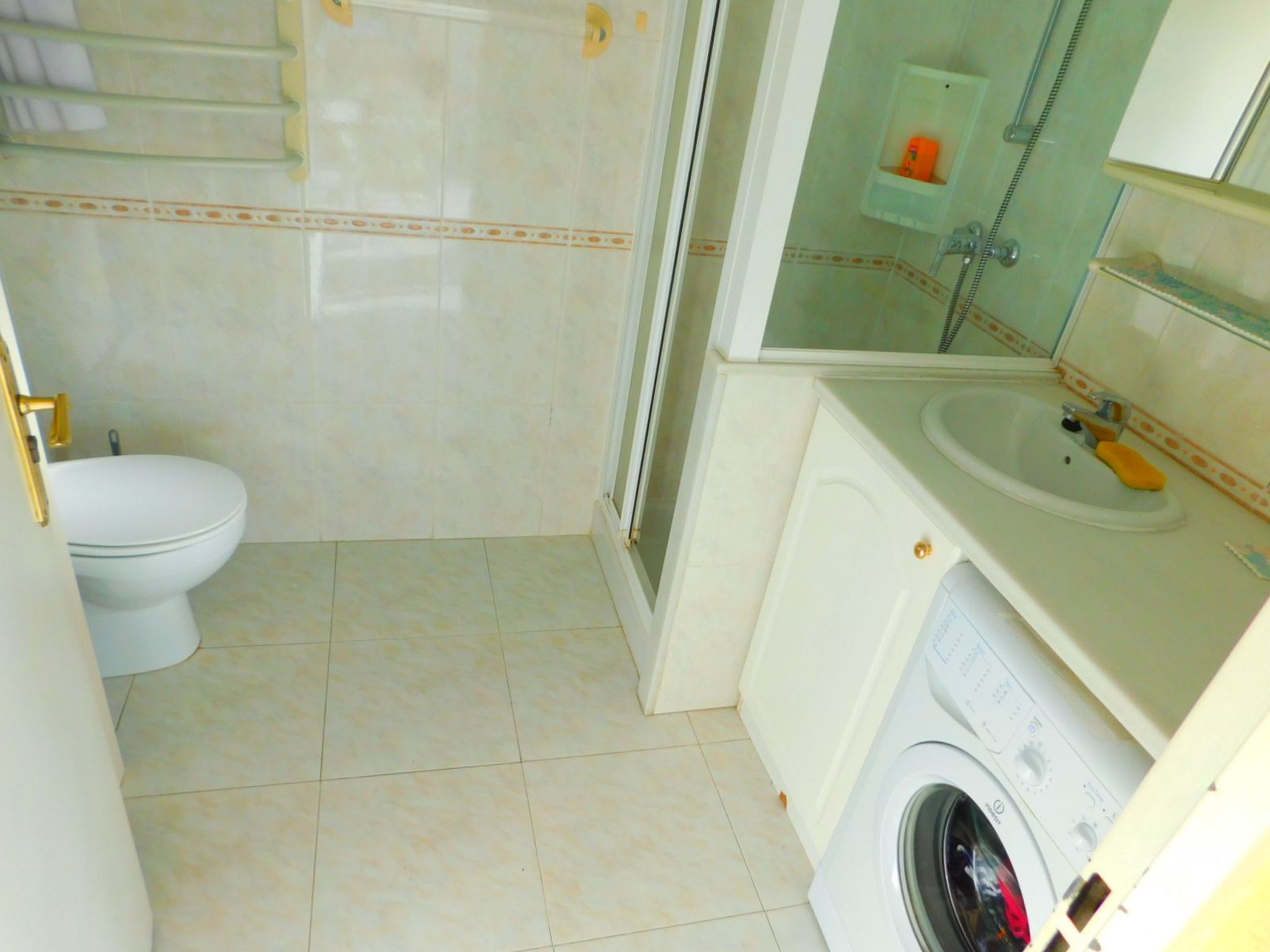 Photo of Ferienvermietung Penthouse mit schöner Terrasse 200m vom Strand Salatar, Roses