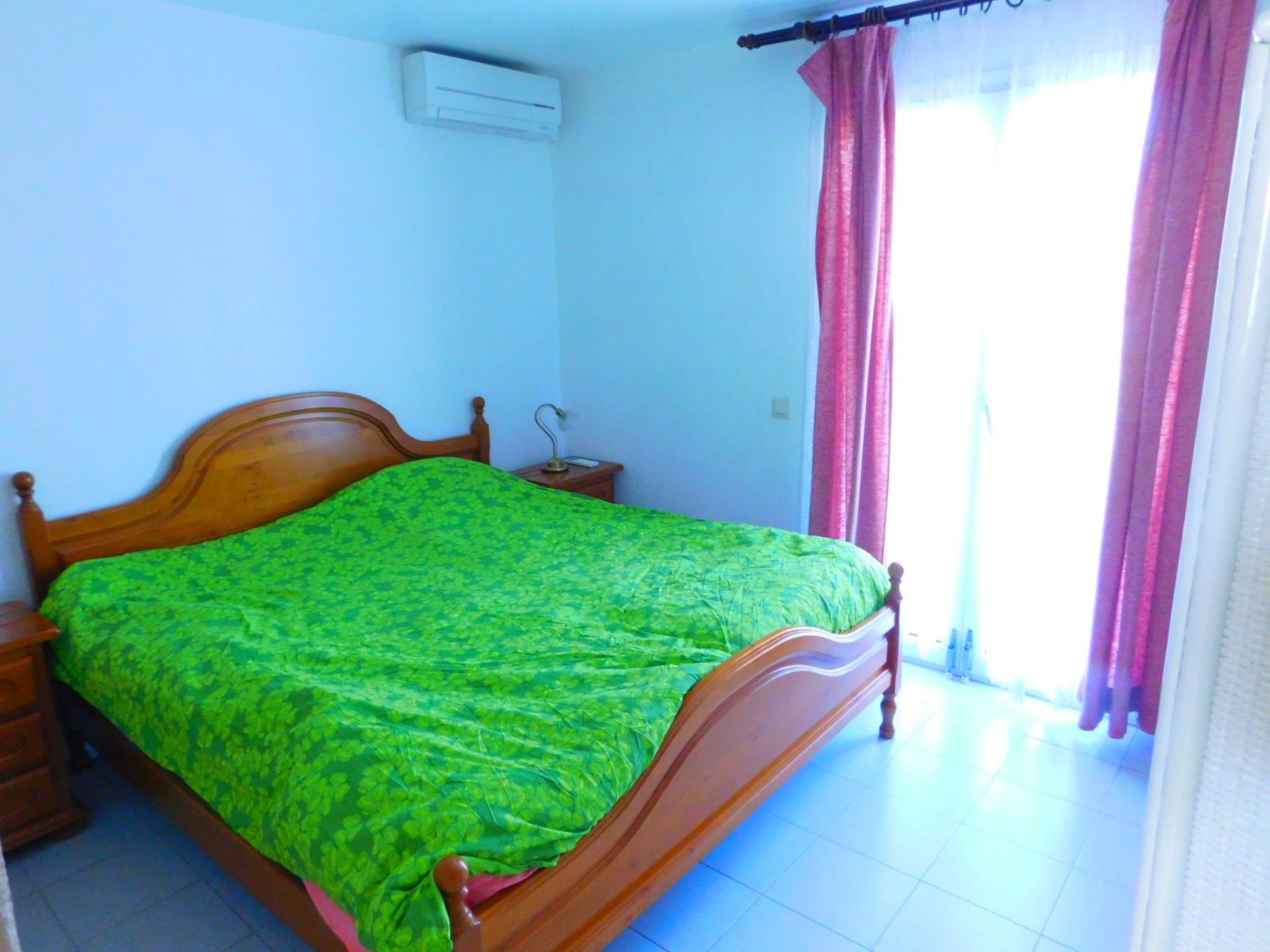 Photo of Ferienvermietung Penthouse mit schöner Terrasse 200m vom Strand Salatar, Roses