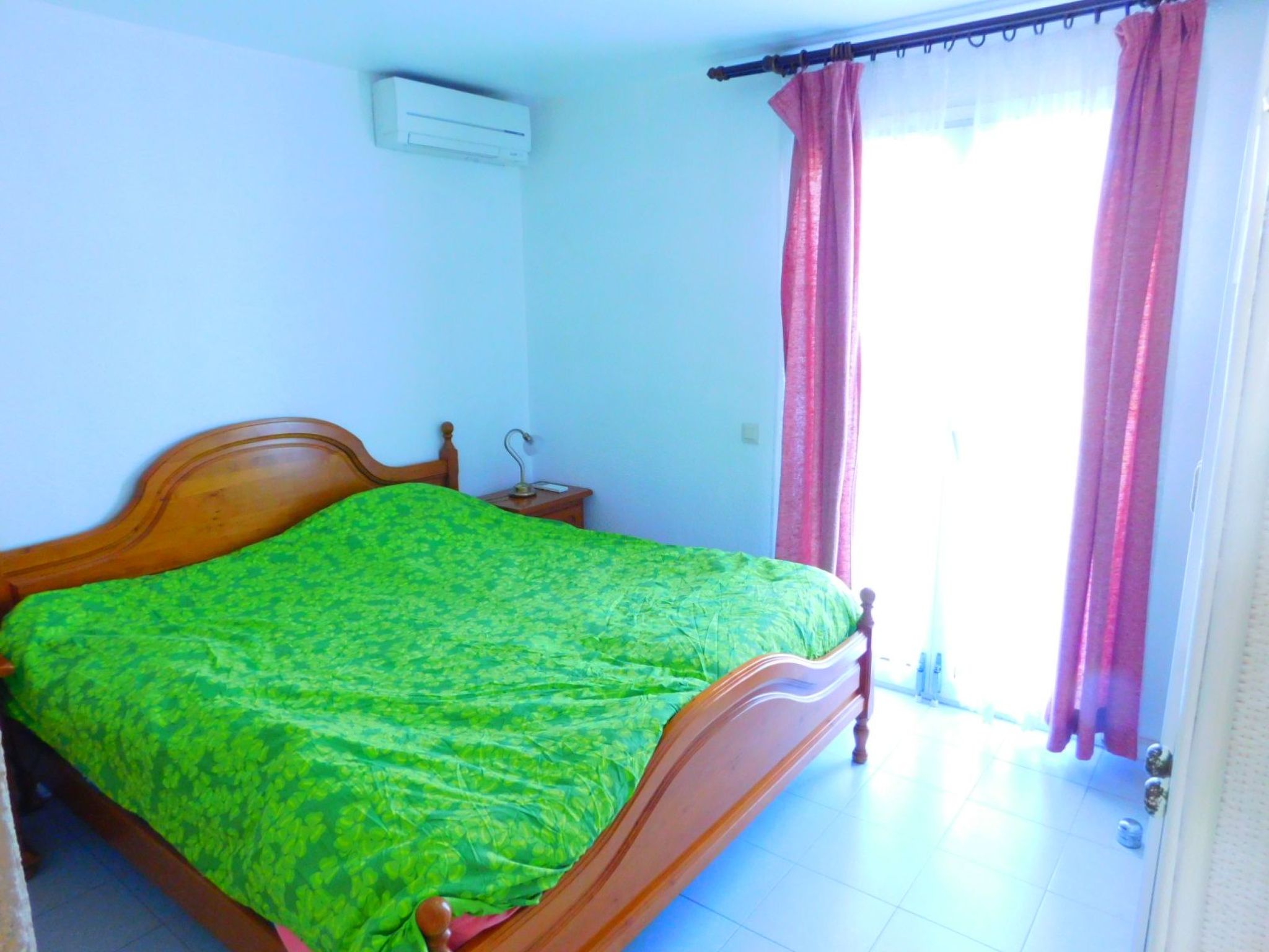 Photo of Ferienvermietung Penthouse mit schöner Terrasse 200m vom Strand Salatar, Roses