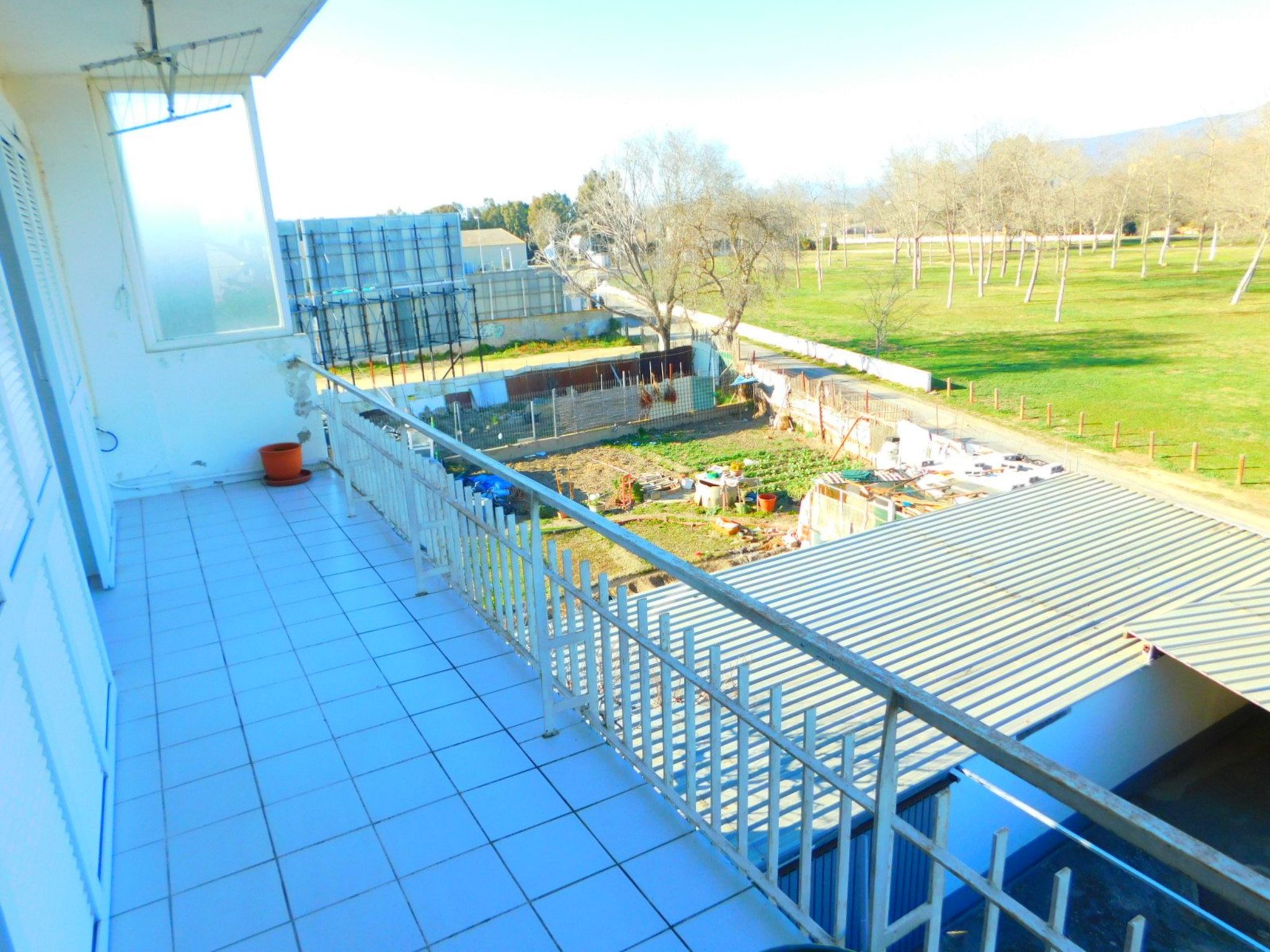 Photo of Ferienvermietung Penthouse mit schöner Terrasse 200m vom Strand Salatar, Roses