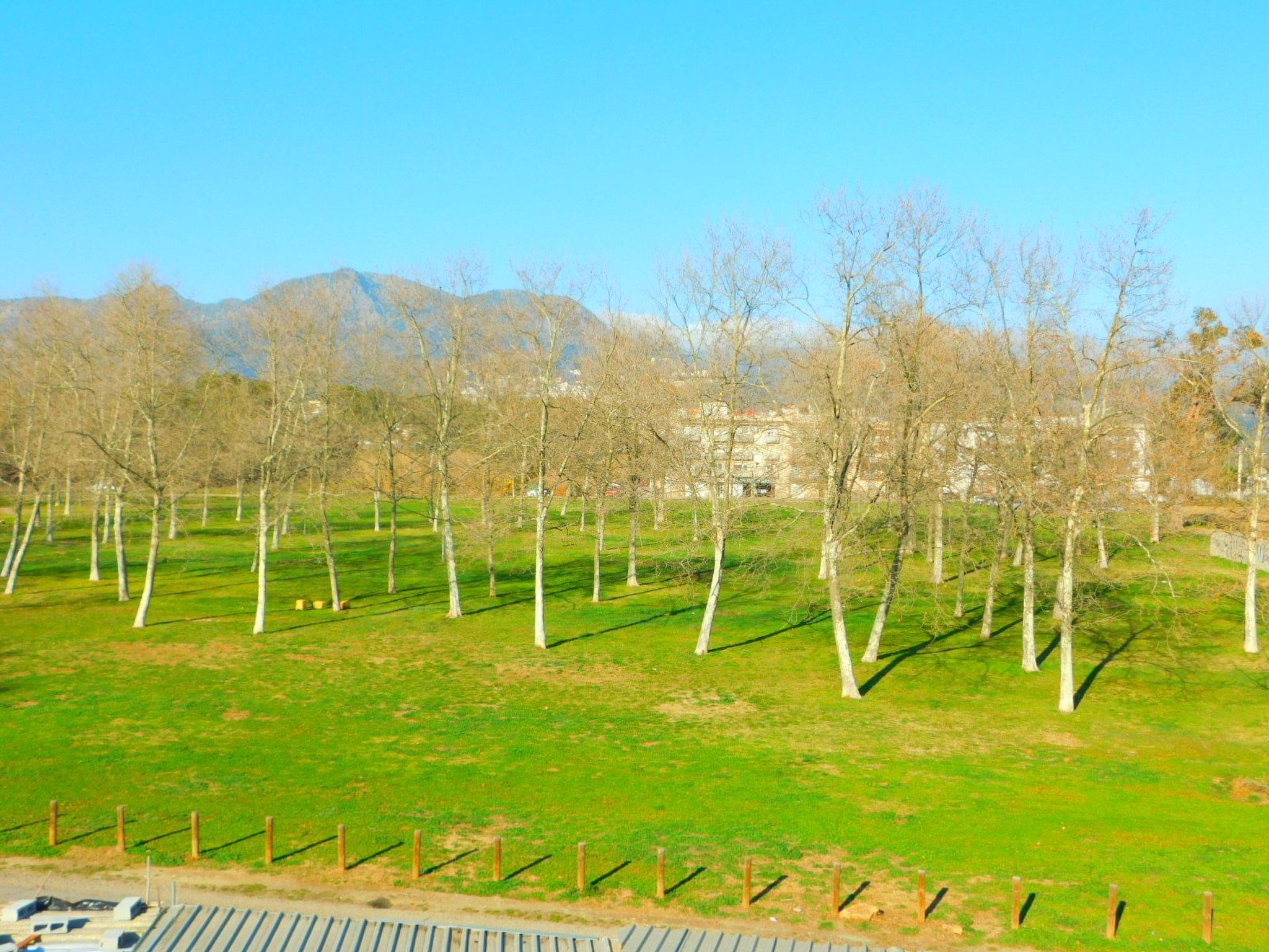 Photo of Ferienvermietung Penthouse mit schöner Terrasse 200m vom Strand Salatar, Roses