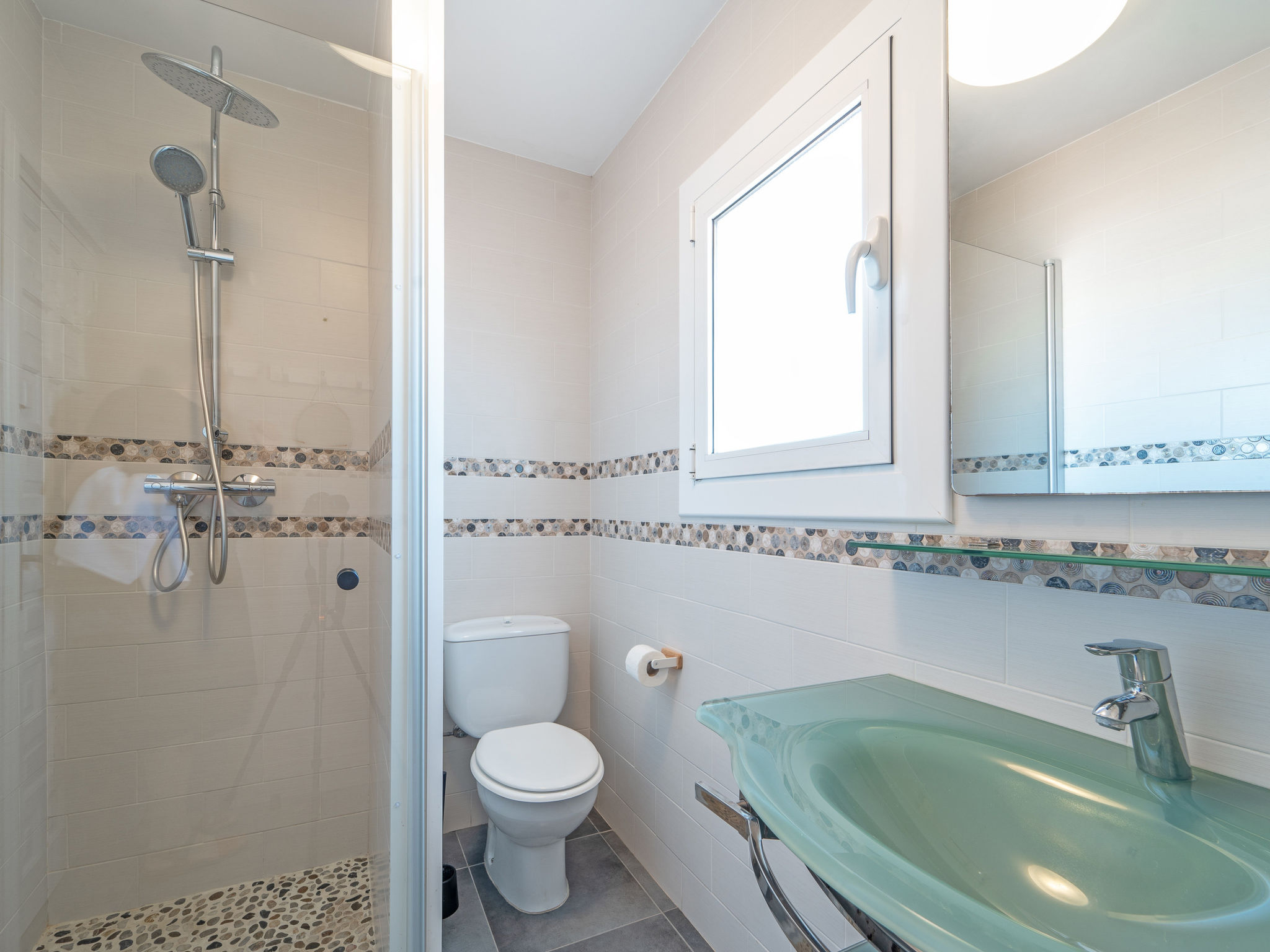 Photo of WELCS ESTUDIO 171 EMP con piscina comunitaria