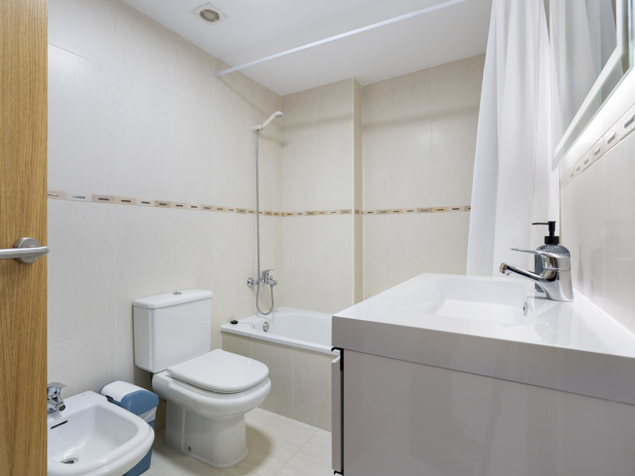 Photo of WELCS APARTAMENTO 116 EMP cerca del Mar