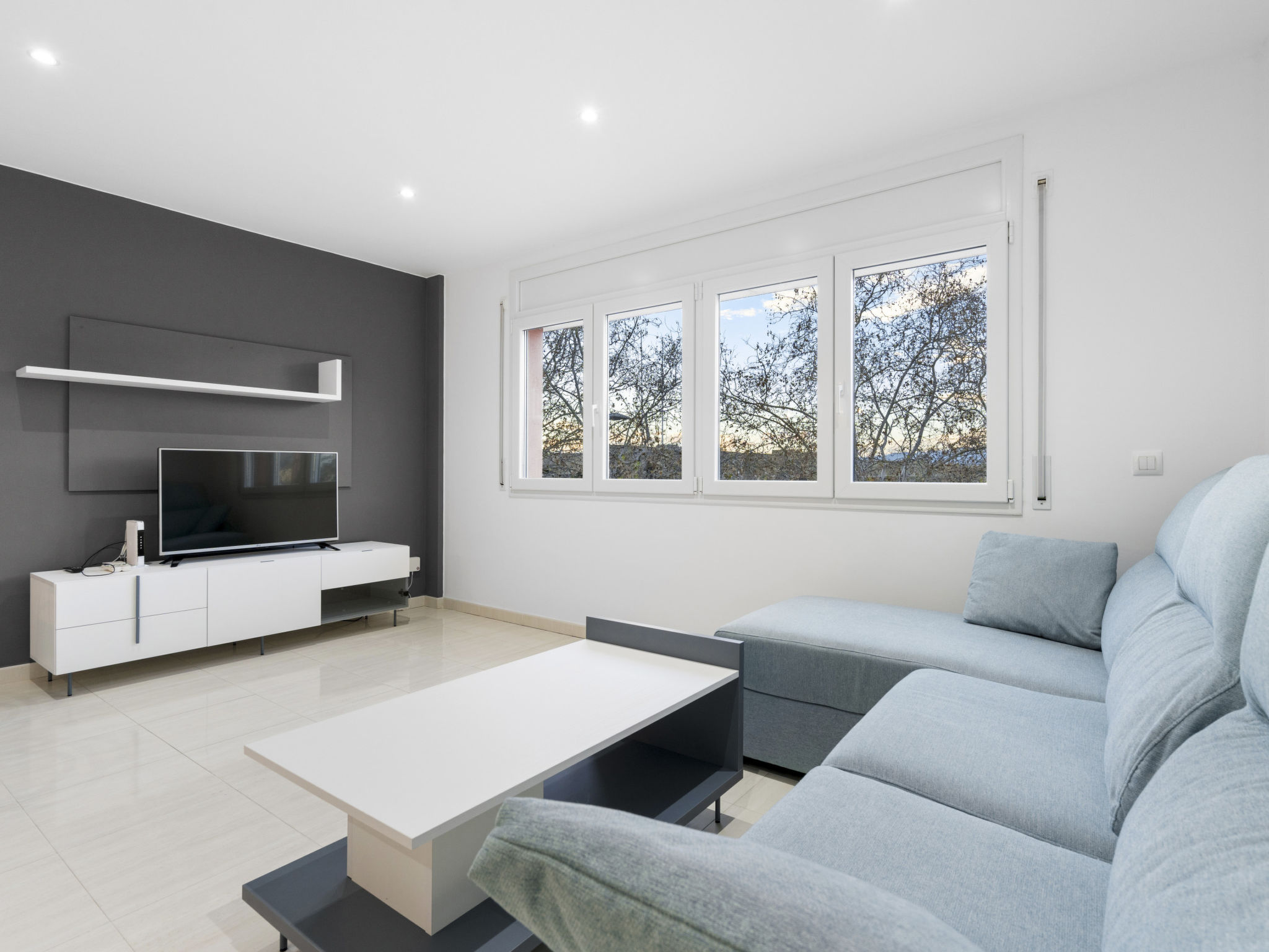 Photo of WELCS APARTAMENTO 116 EMP cerca del Mar