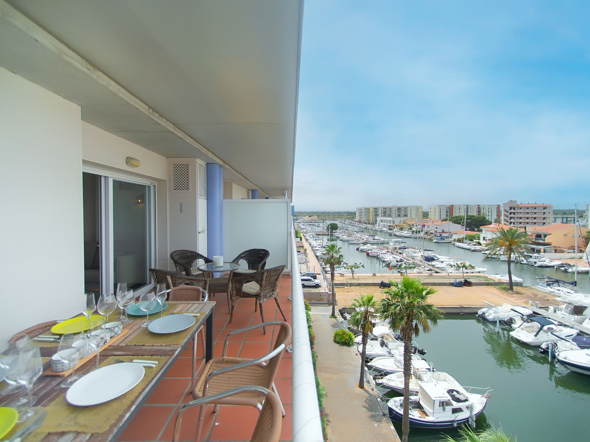 Photo of WELCS APARTAMENTO 254 EMP con vista al canal