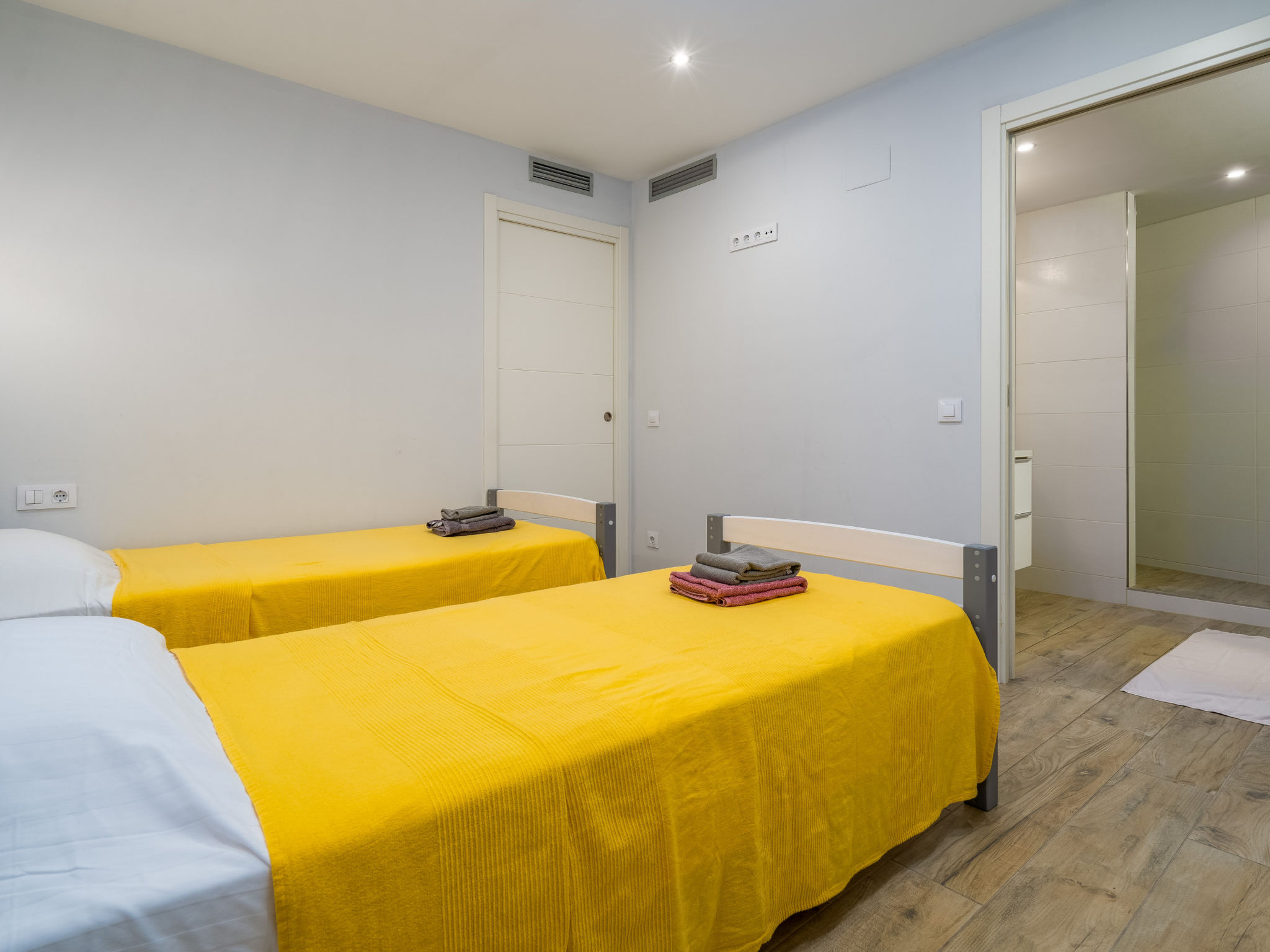 Photo of WELCS APARTAMENTO 027 EMP en el puerto de Roses