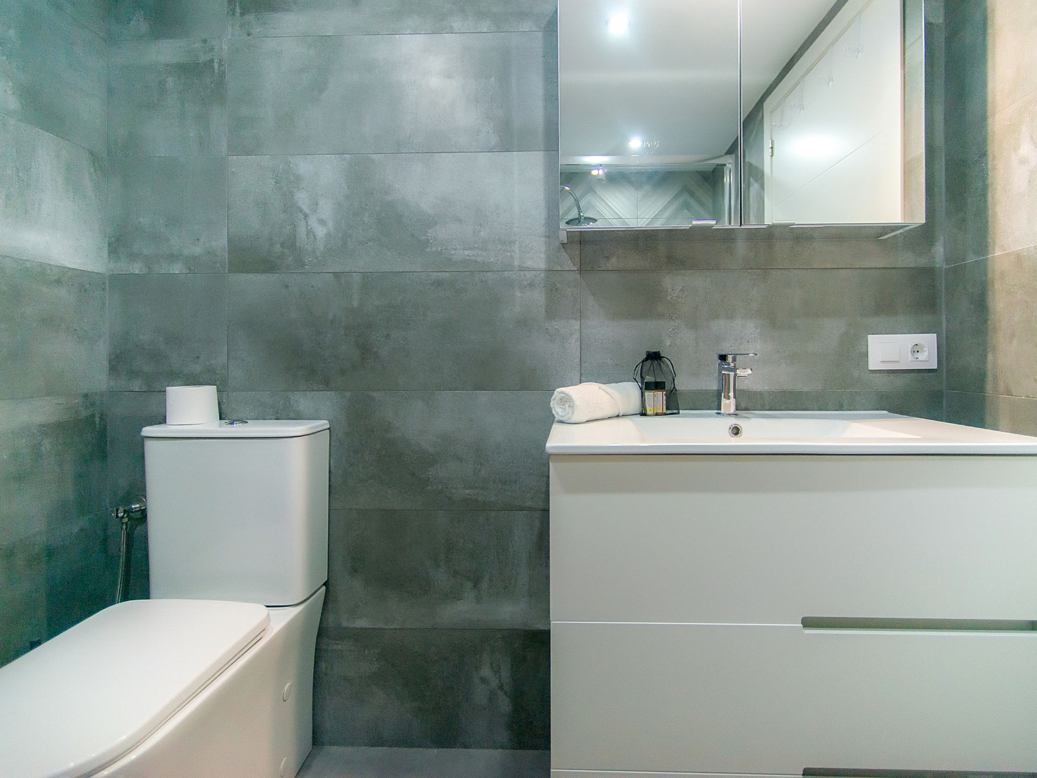 Photo of WELCS APARTAMENTO 255 EMP con terraza con vista