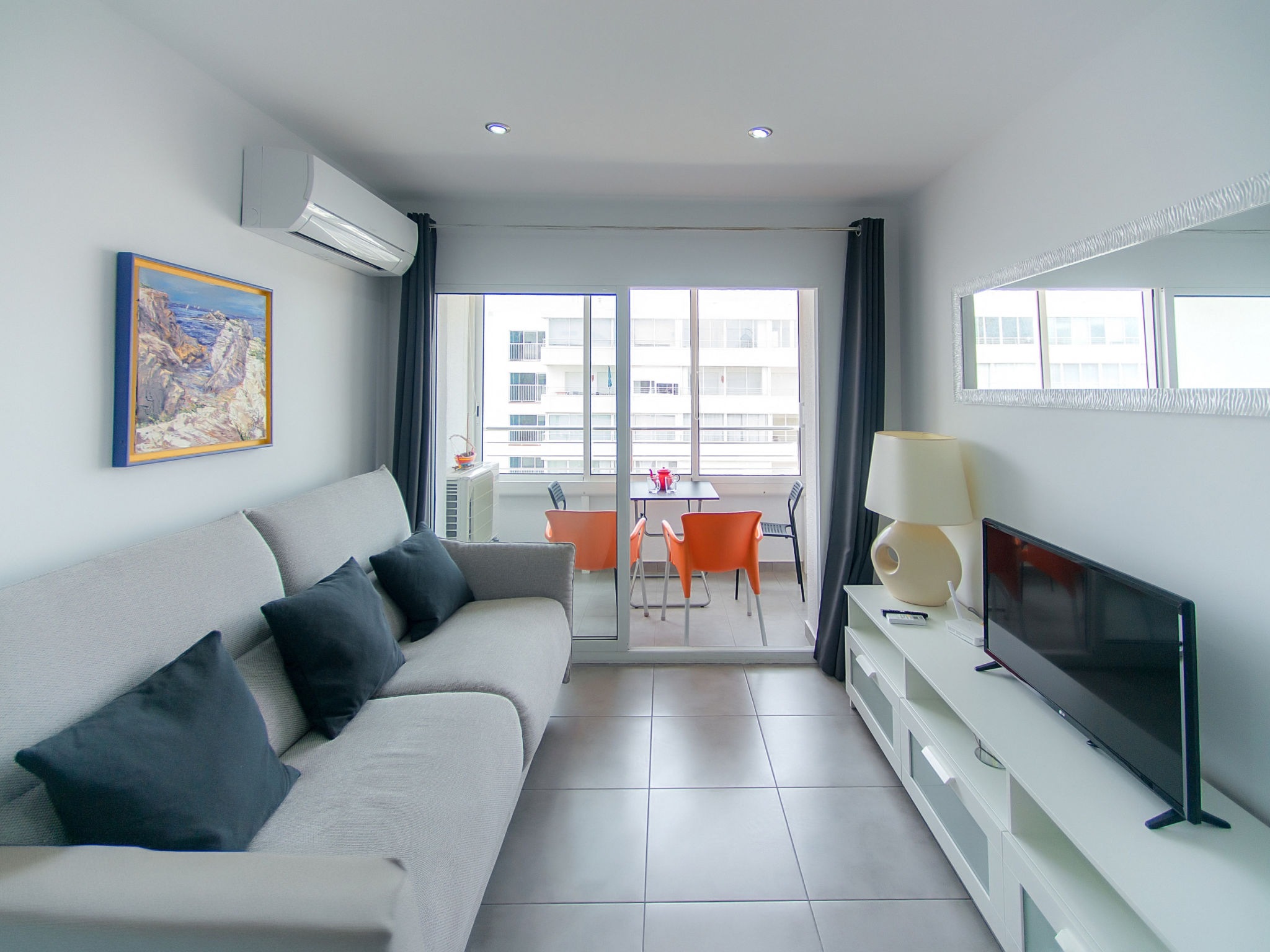 Photo of WELCS APARTAMENTO 255 EMP con terraza con vista