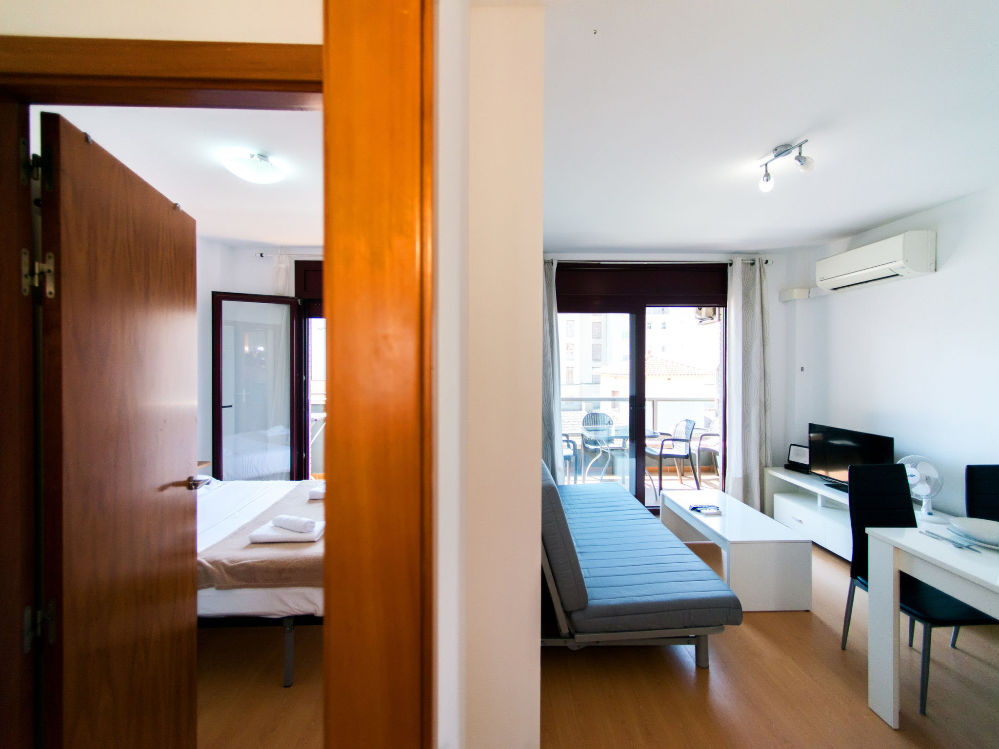 Photo of WELCS APARTAMENTO 265 EMP cerca de la playa