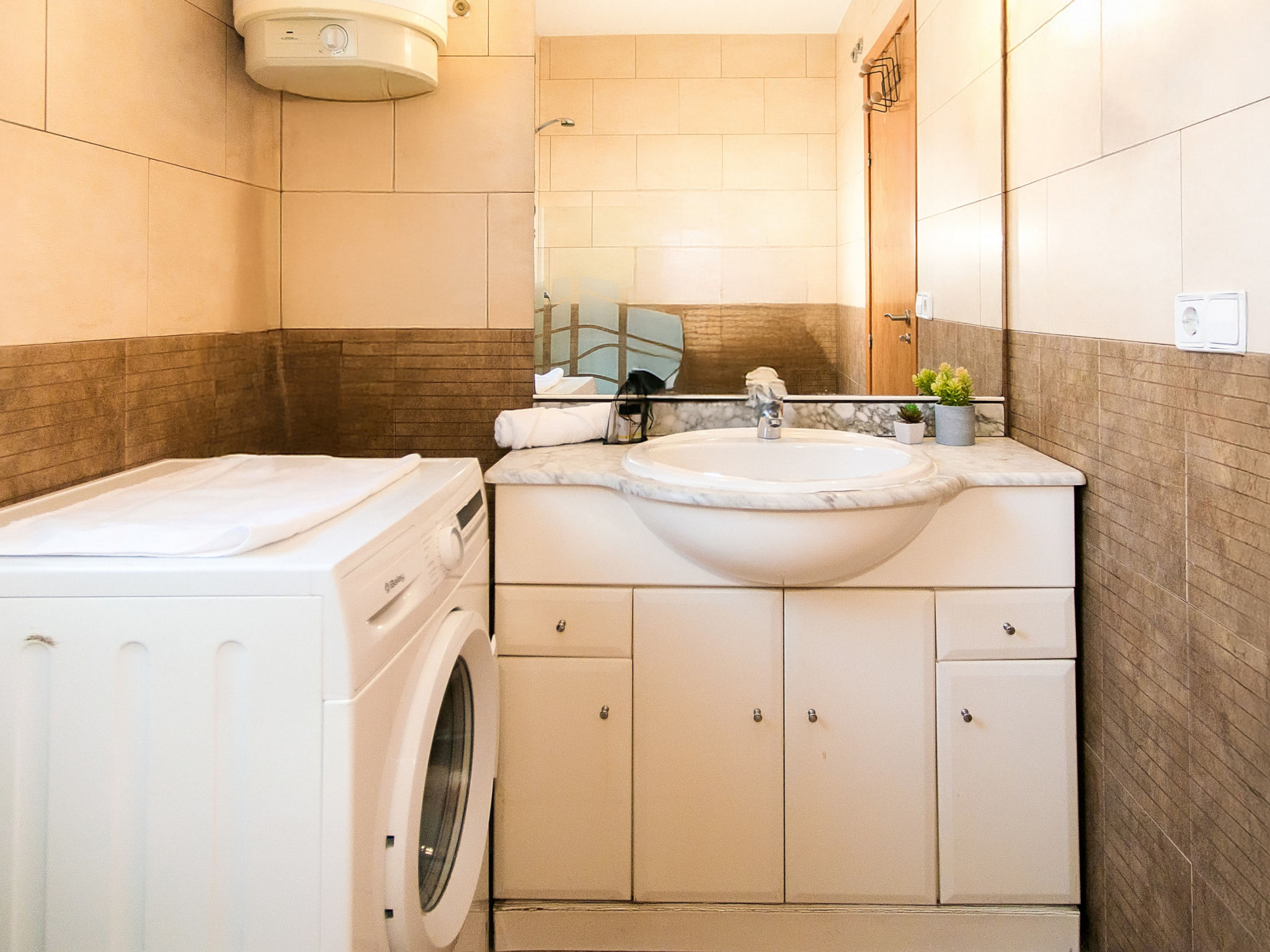 Photo of WELCS APARTAMENTO 265 EMP cerca de la playa