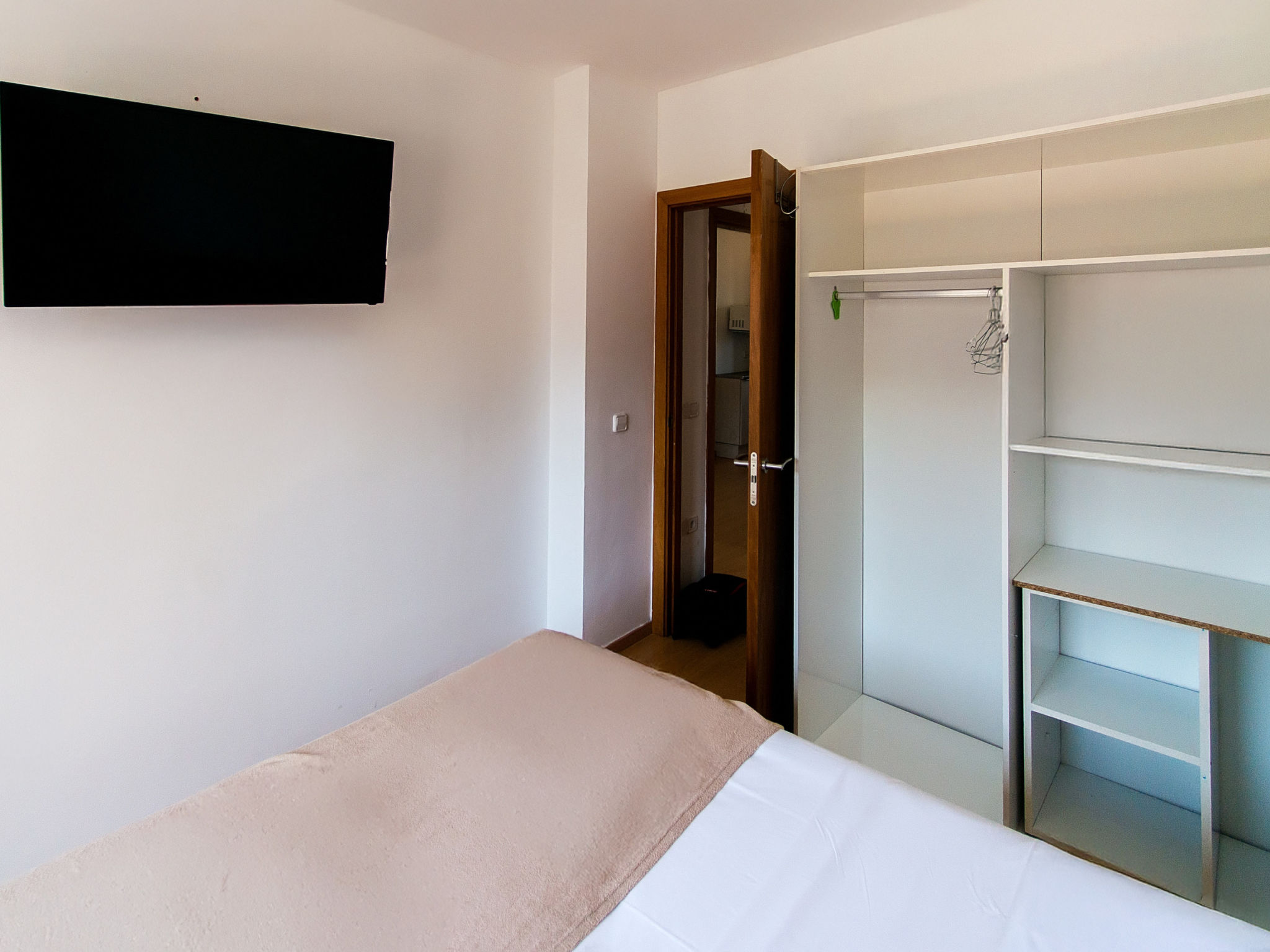 Photo of WELCS APARTAMENTO 265 EMP cerca de la playa