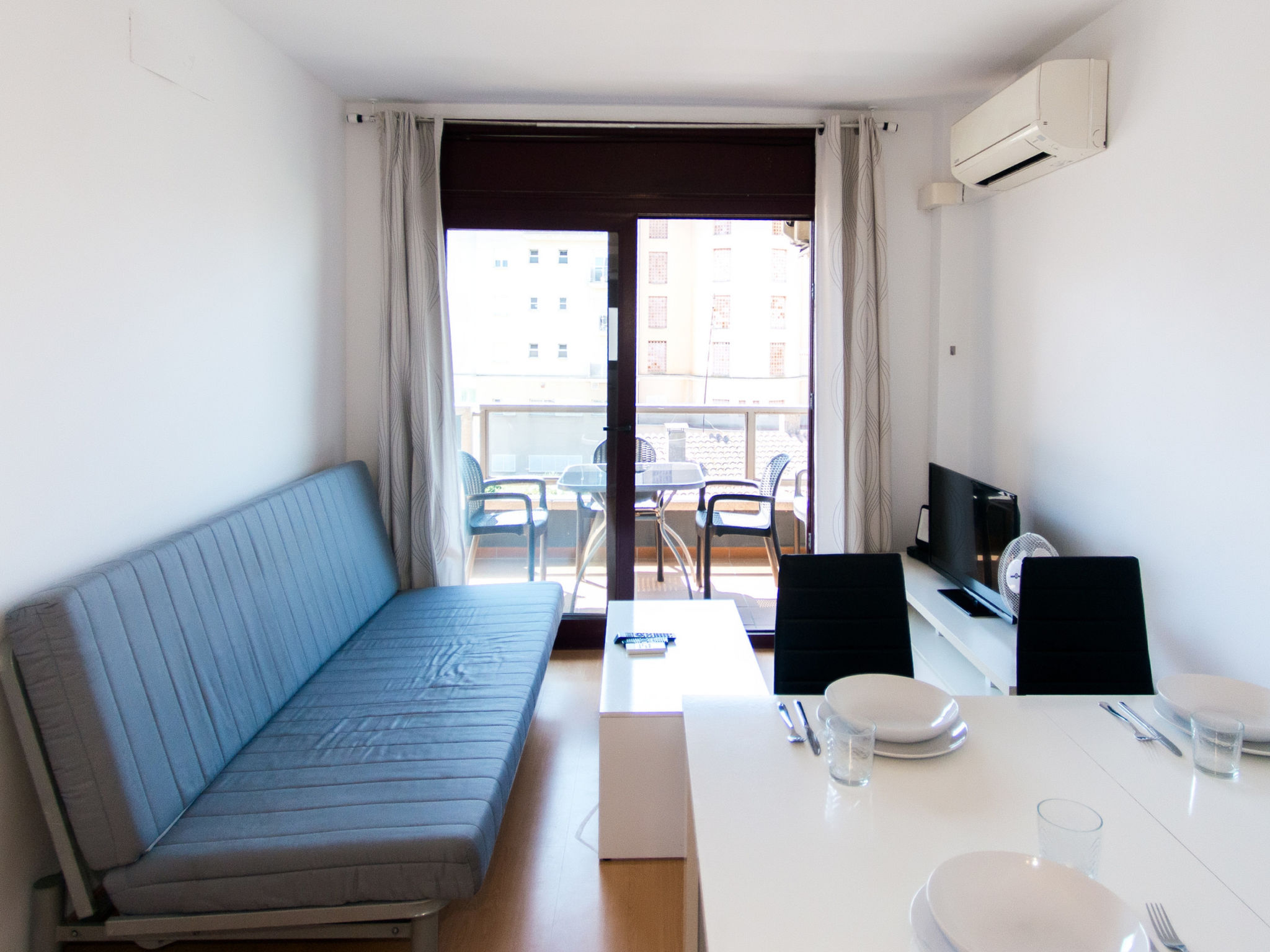 Photo of WELCS APARTAMENTO 265 EMP cerca de la playa