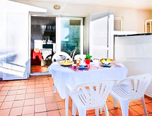 4-persoons appartement aan zee in het centrum van Roses · 65 m² - thumbnail 1