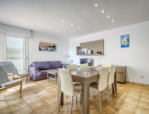 4-persoons appartement aan zee in het centrum van Roses · 65 m² - thumbnail 6