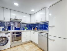 4-persoons appartement aan zee in het centrum van Roses · 65 m² - thumbnail 3