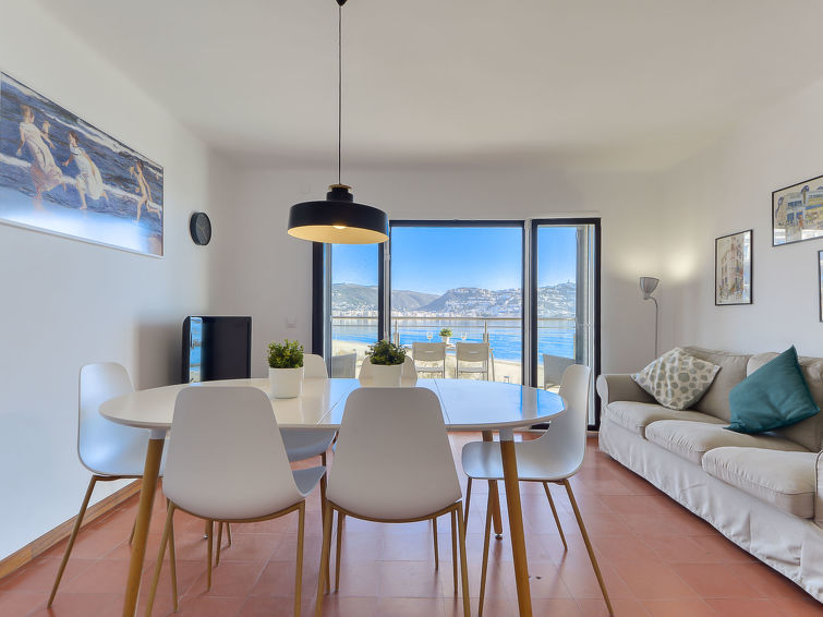 Search and Stay destination Girona, CT - Spain from AU$ 308. Rhodas