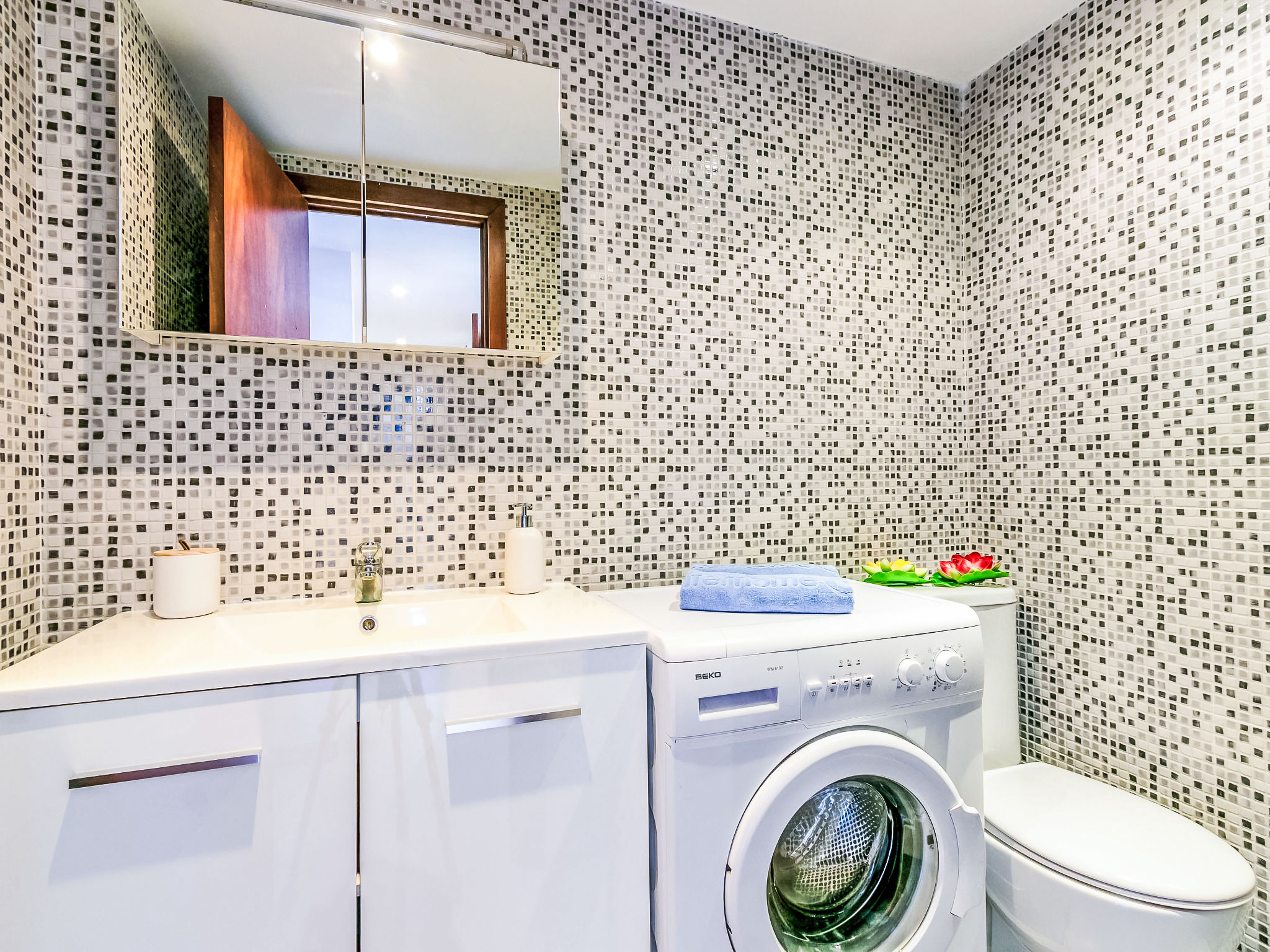 Photo of Roses Holiday Center