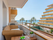 Roses Holiday Center