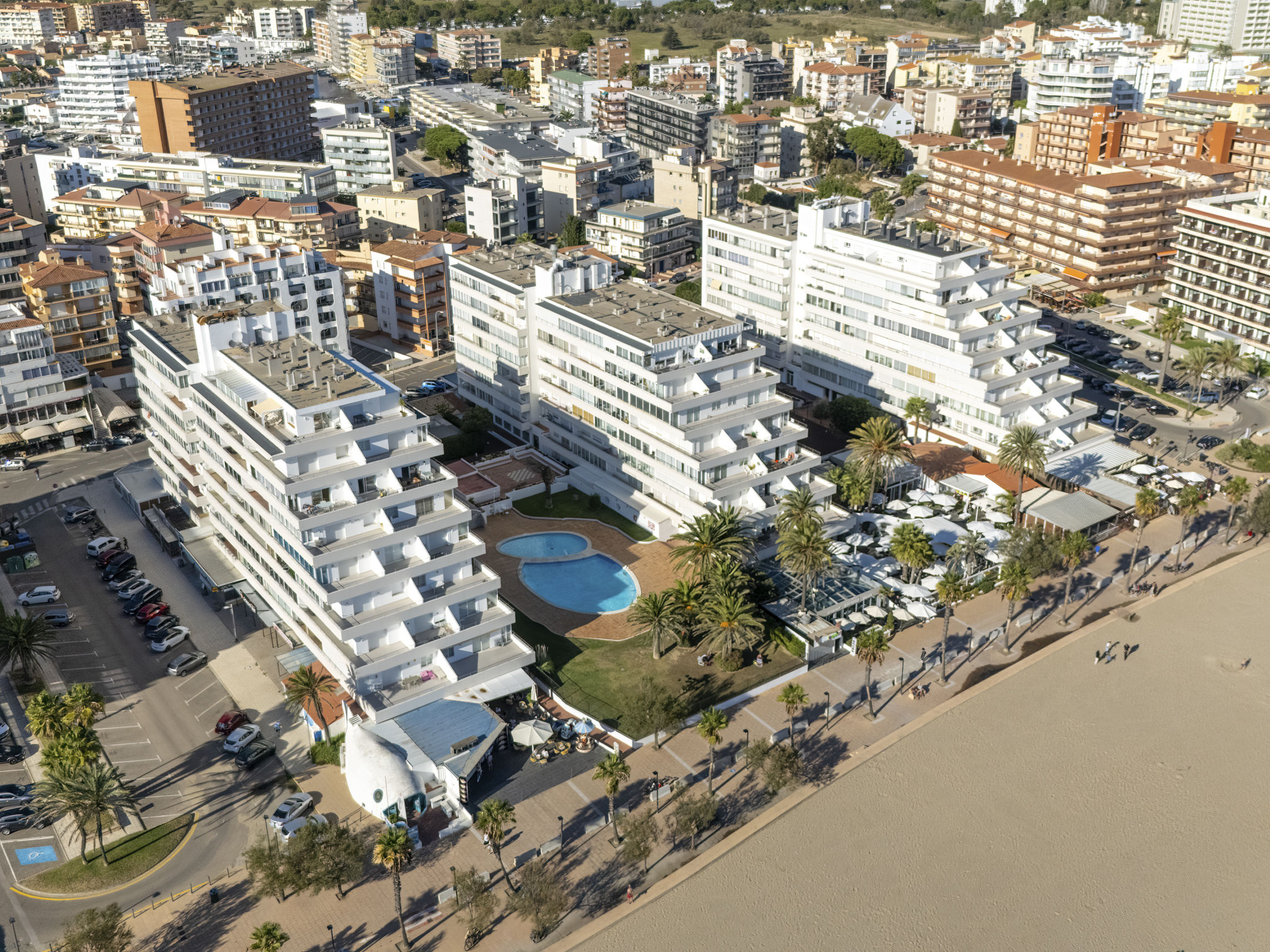 Roses Holiday Center-Buiten