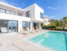 Dom Luxury